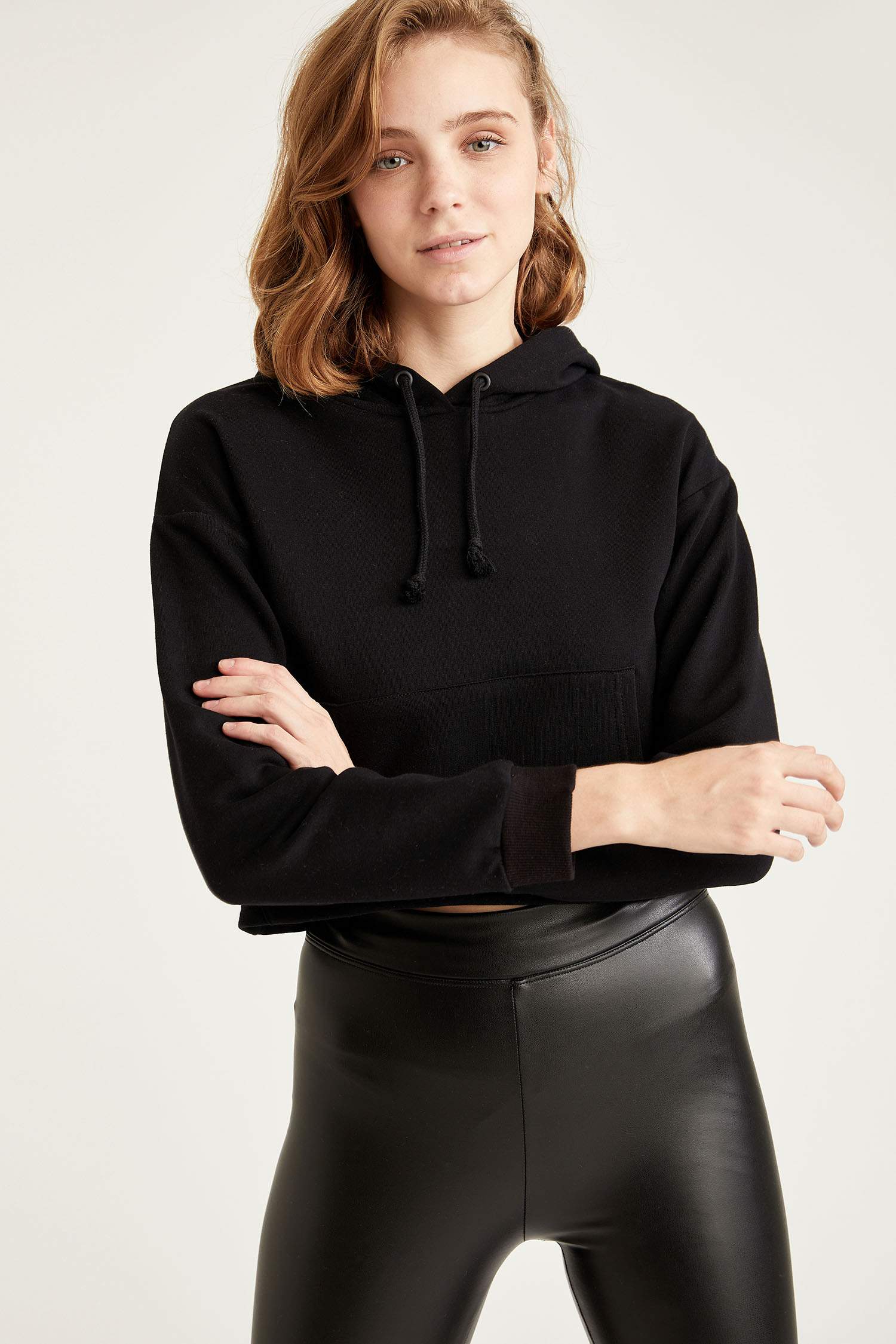 Basic Kapüşonlu Relax Fit Crop Sweatshirt