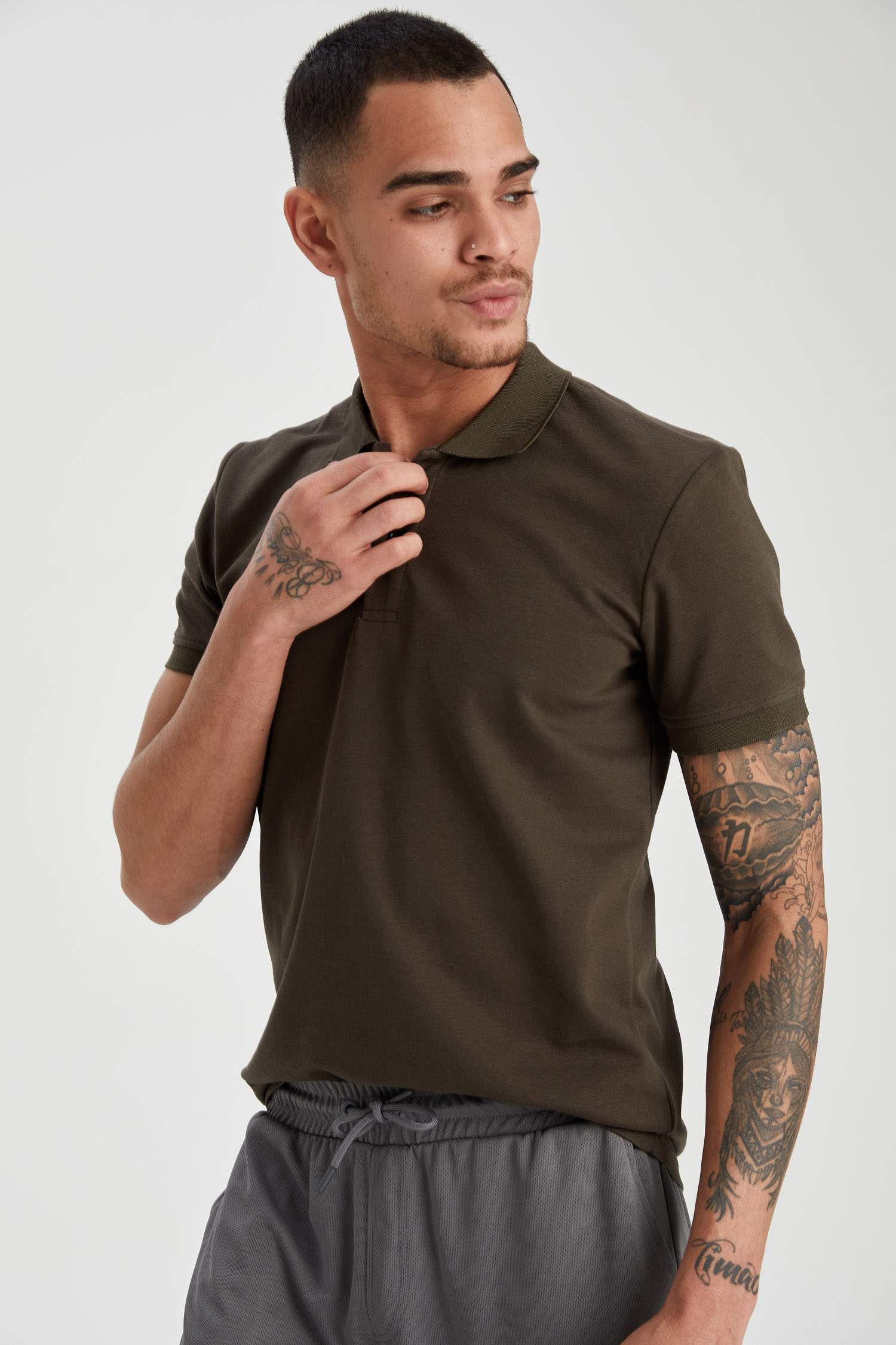 Slim Fit Polo Yaka Teknik Kumaşlı Basic Tişört