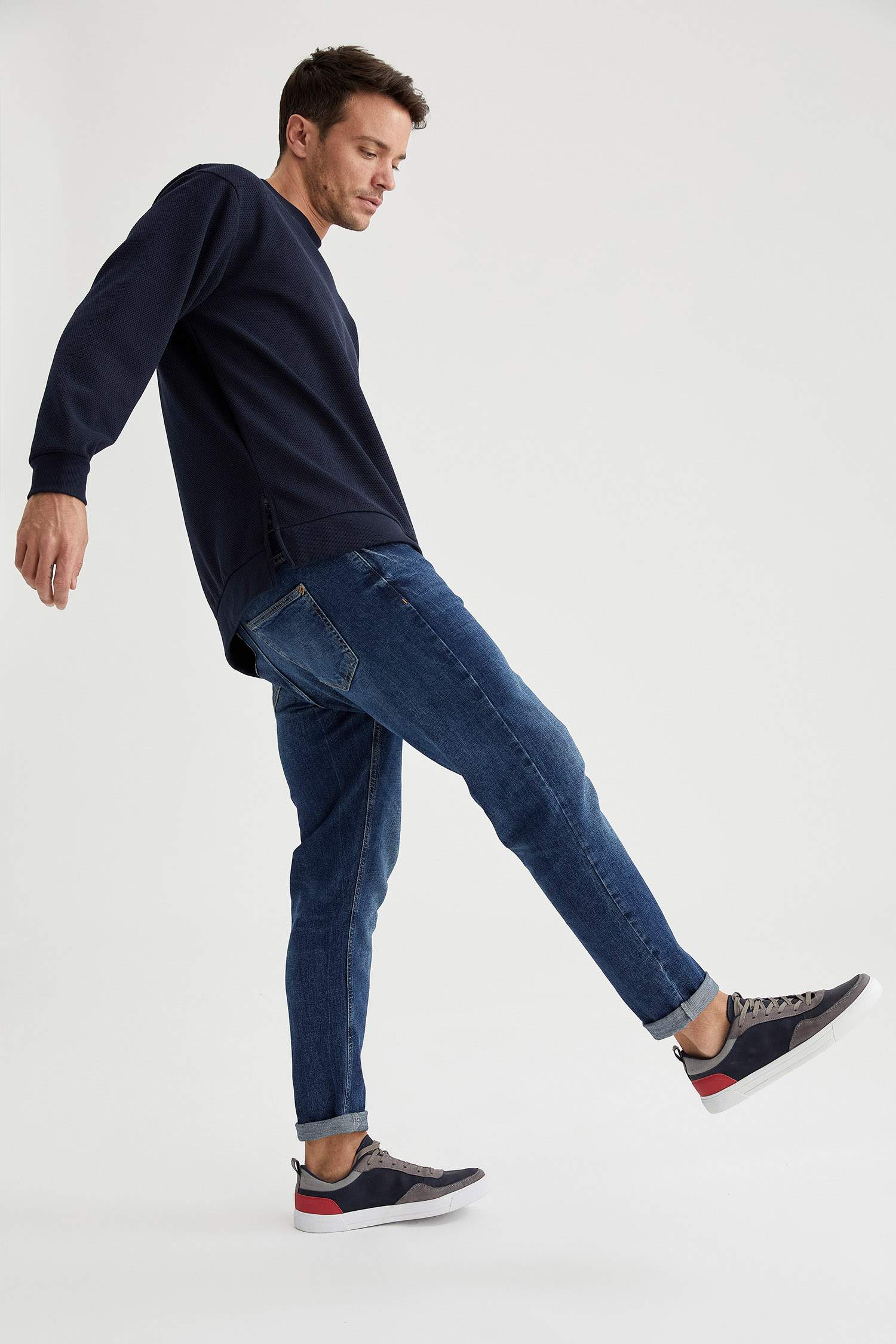 Oversize Fit Bisiklet Yaka Basic Sweatshirt