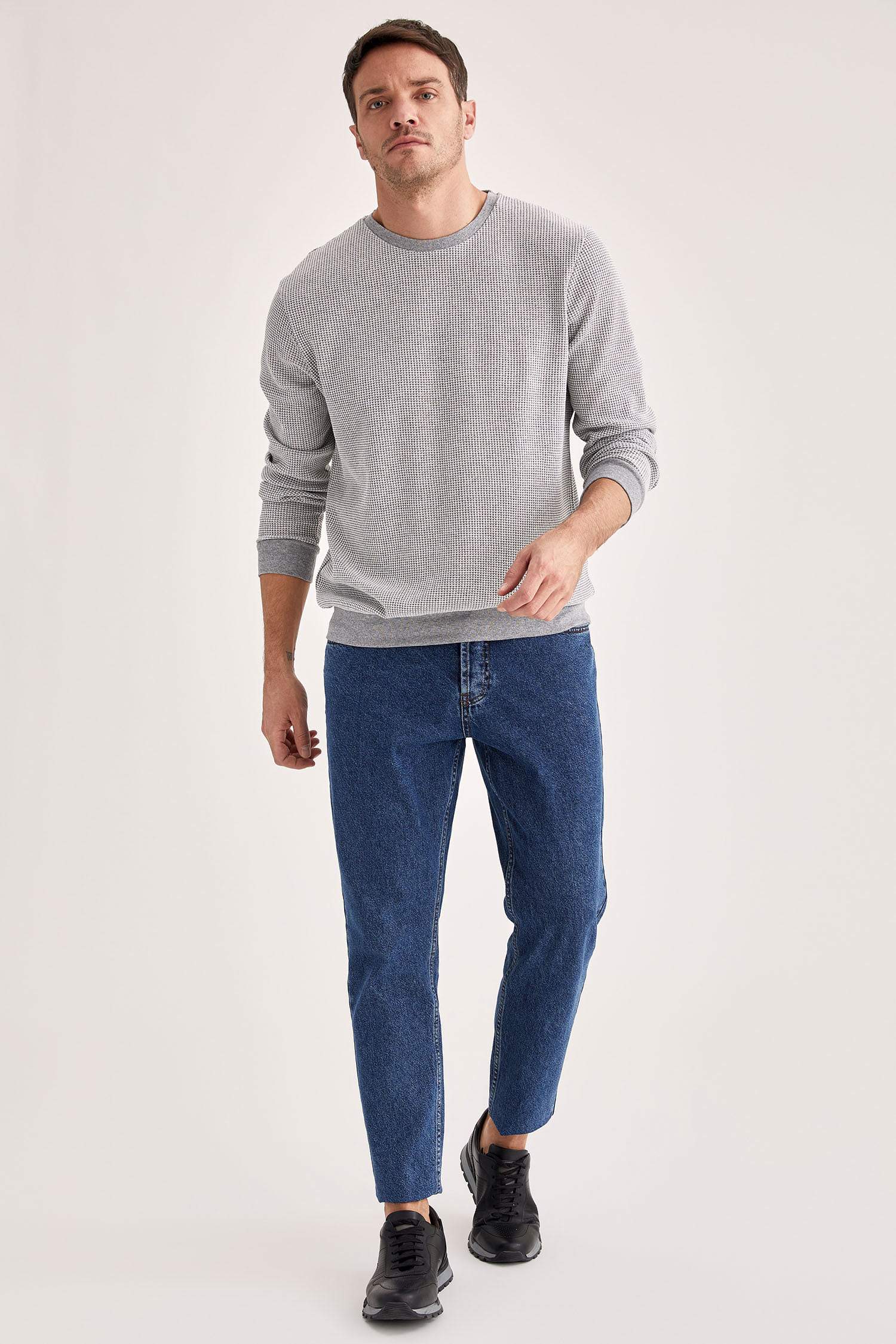 Regular Fit Bisiklet Yaka Basic Sweatshirt