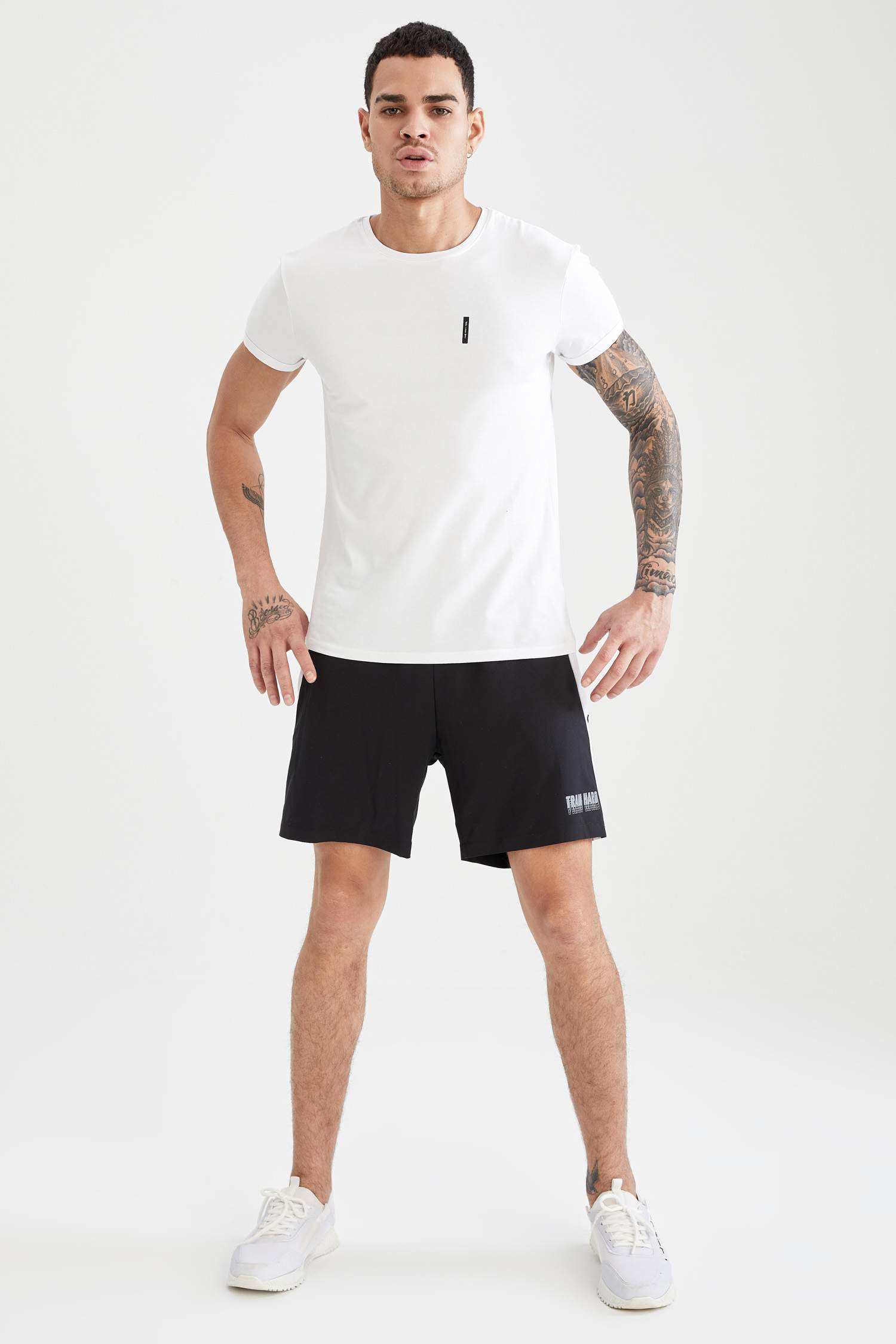 Ekstra Slim Fit Basic Bisiklet Yaka Tişört