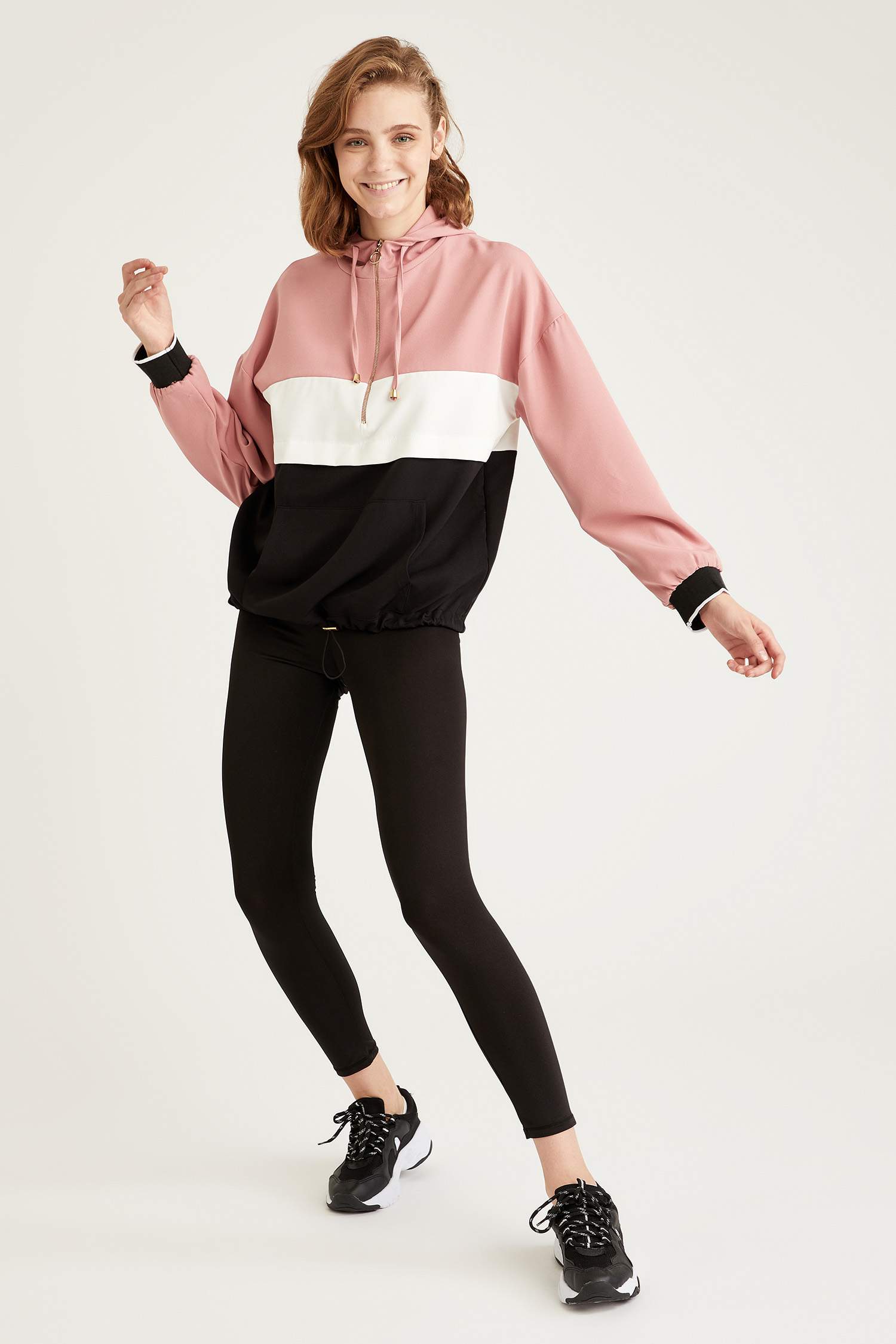 Kapüşonlu Baskılı Crop Sweatshirt