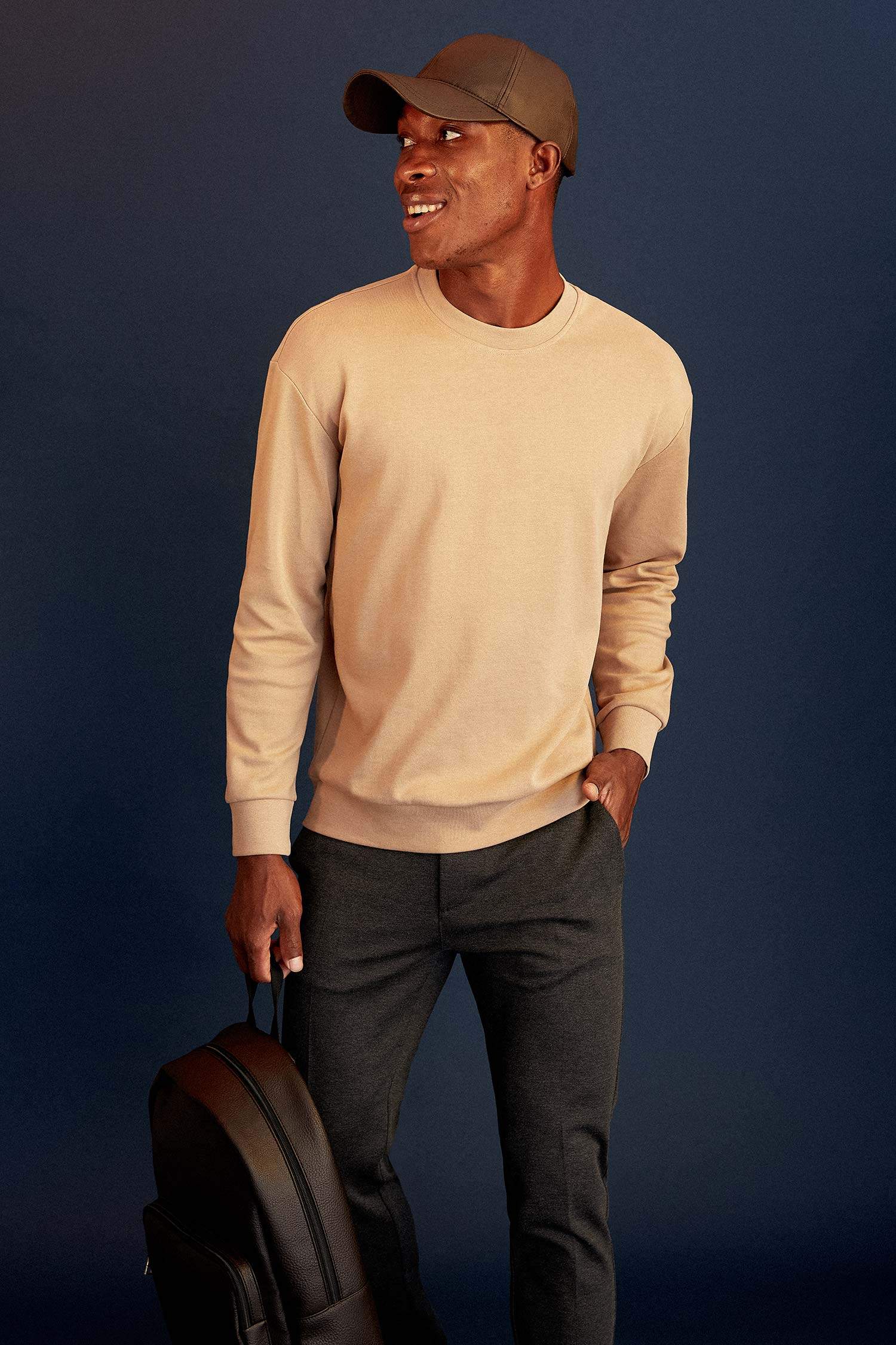 Oversize Fit Bisiklet Yaka Basic Pamuklu Sweatshirt