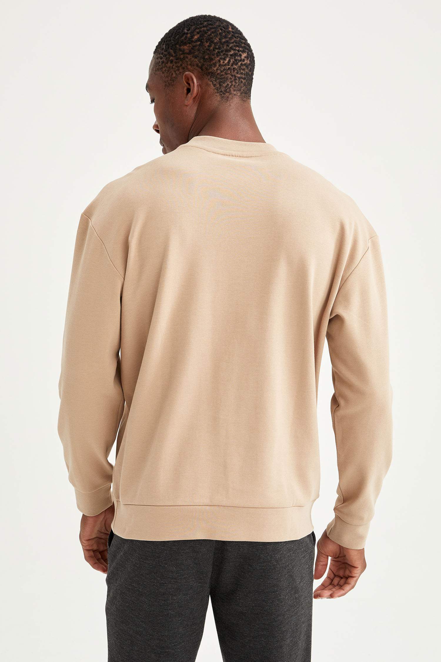 Oversize Fit Bisiklet Yaka Basic Pamuklu Sweatshirt
