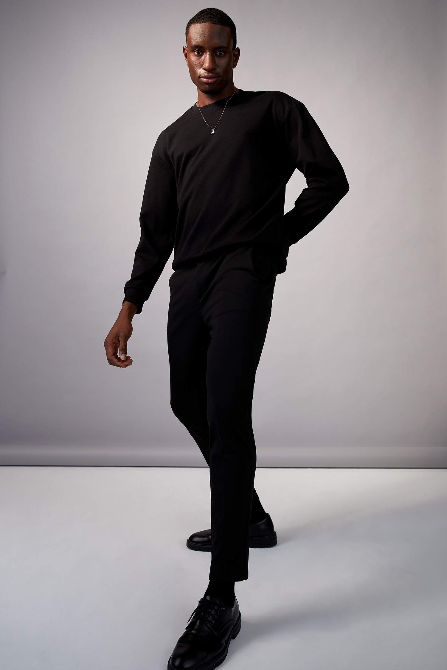 Oversize Fit Bisiklet Yaka Basic Pamuklu Sweatshirt