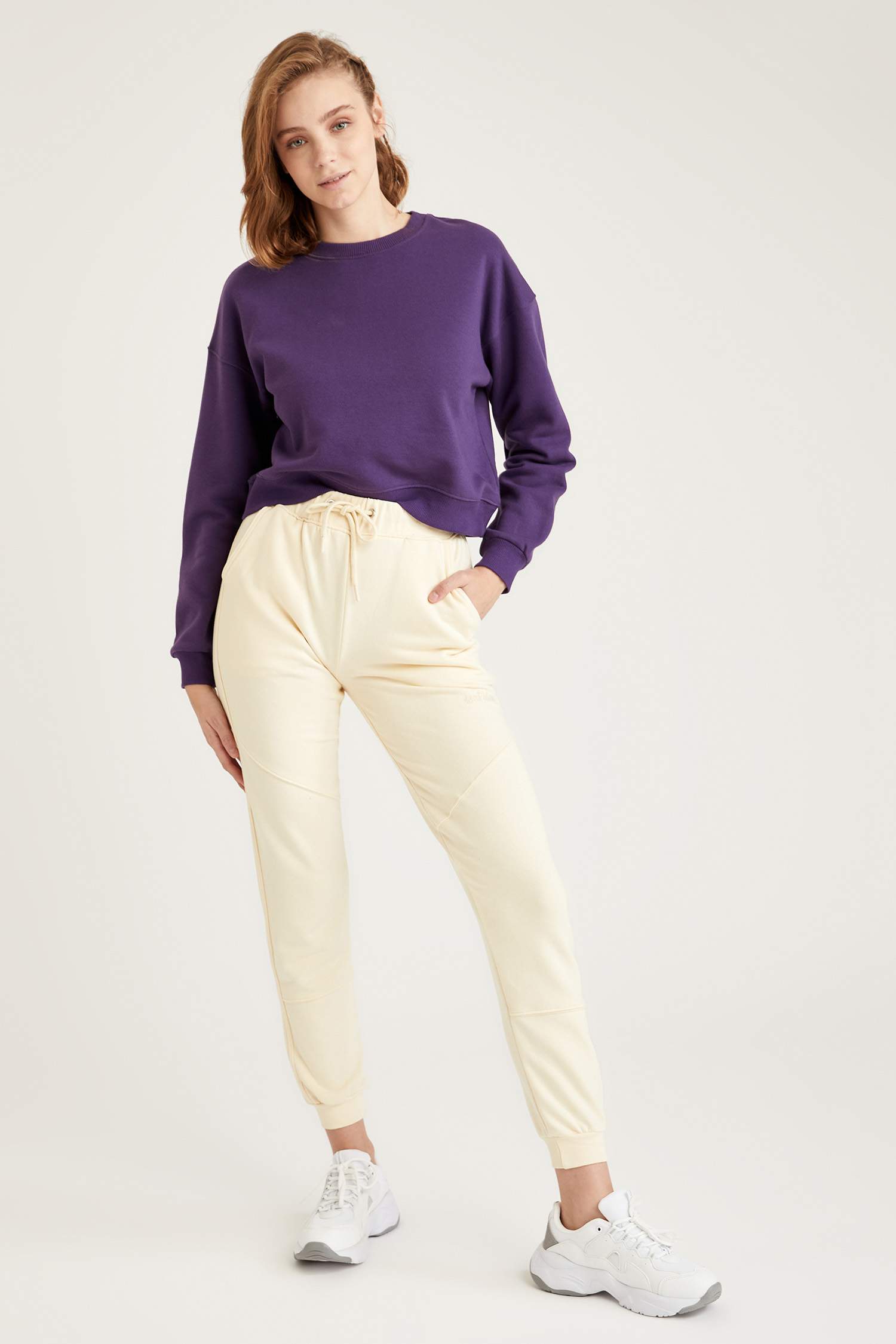 Relax Fit Crop Sweatshirt