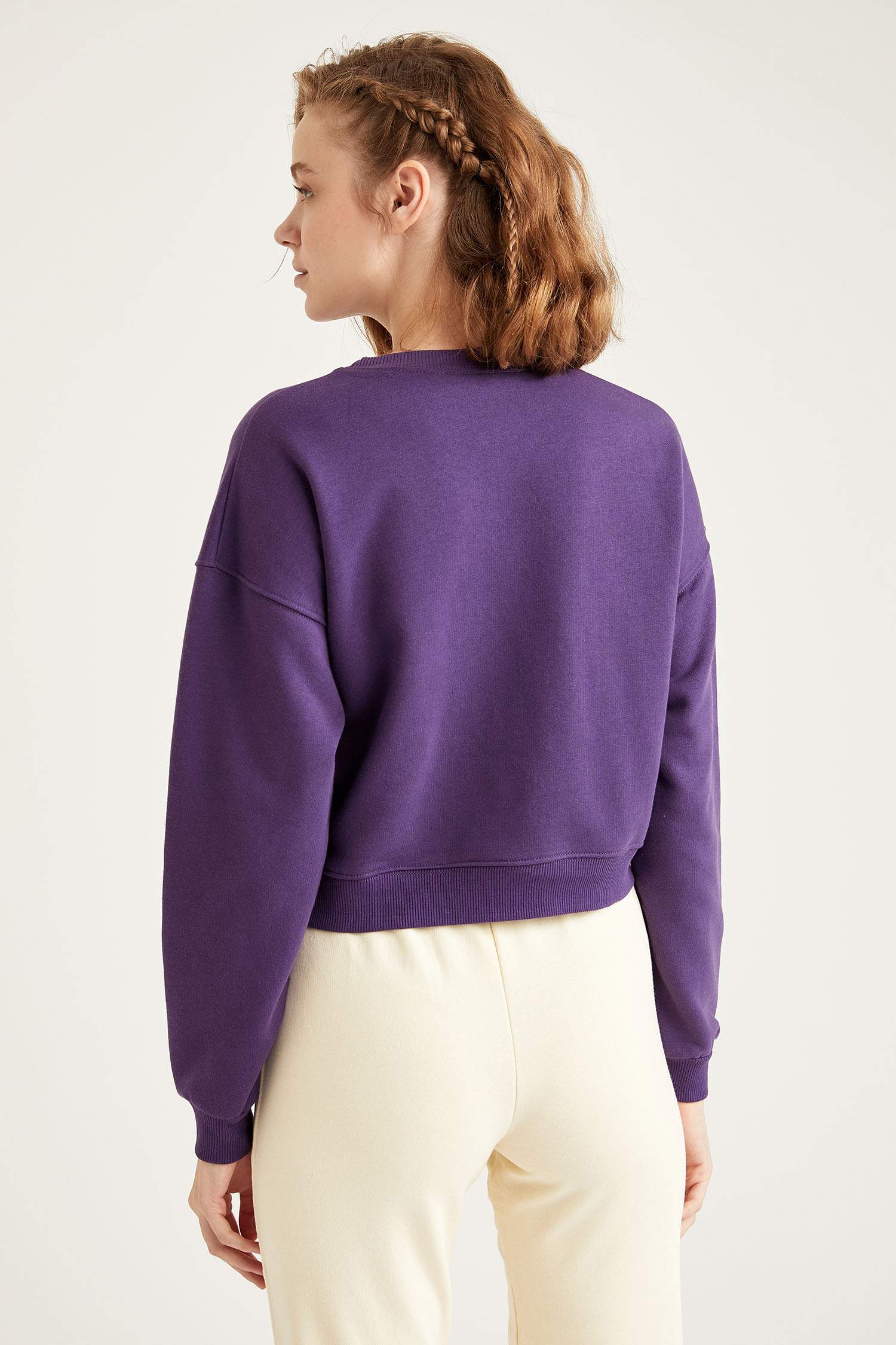 Relax Fit Crop Sweatshirt
