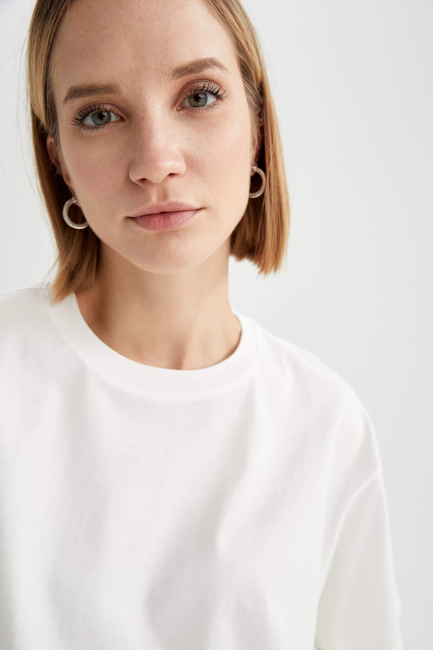 Oversize Fit Bisiklet Yaka Basic Tişört