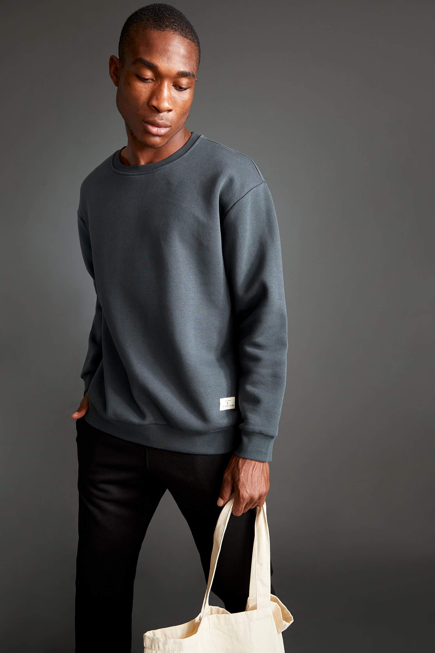 Oversize Fit Bisiklet Yaka Basic Pamuklu Sweatshirt