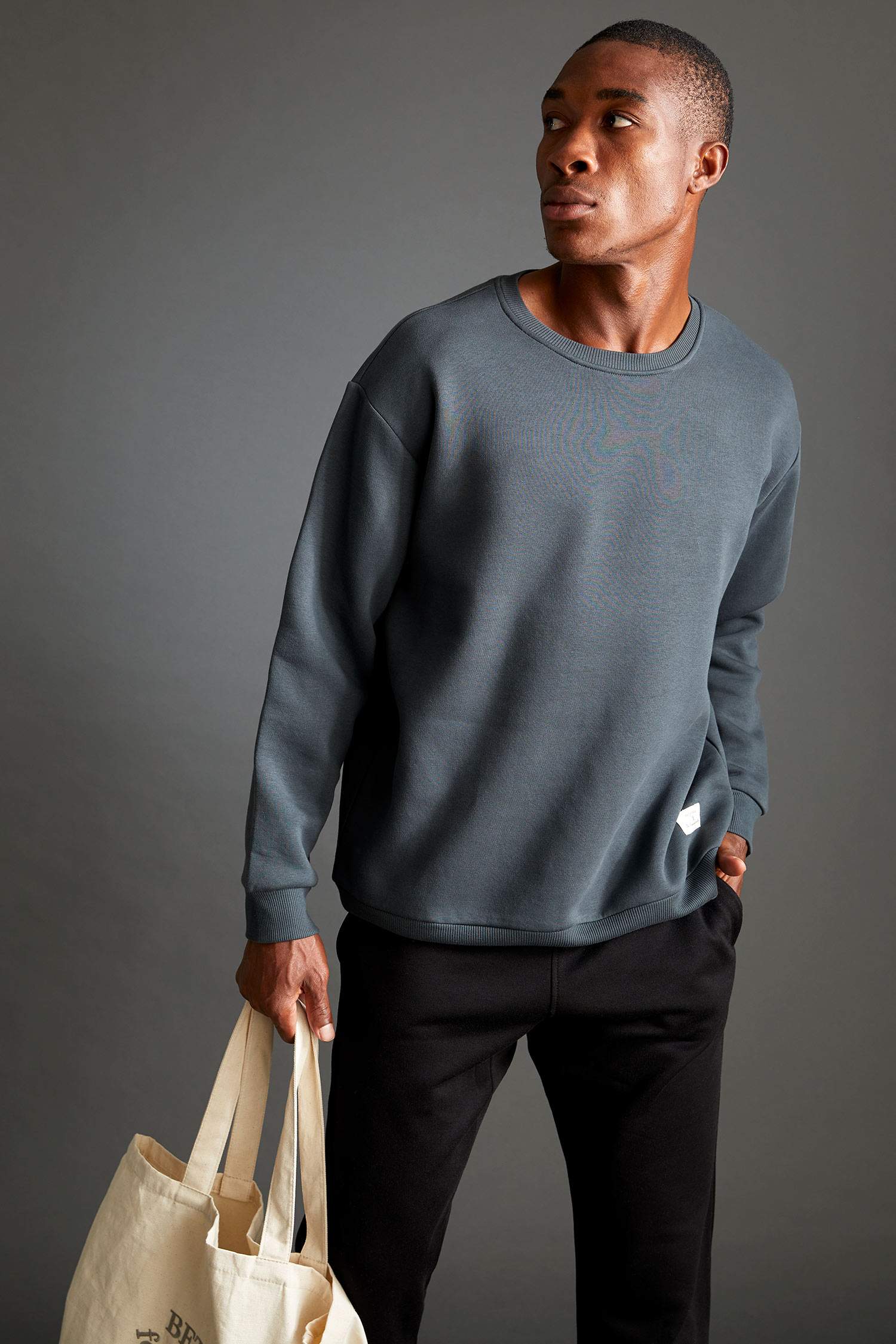 Oversize Fit Bisiklet Yaka Basic Pamuklu Sweatshirt
