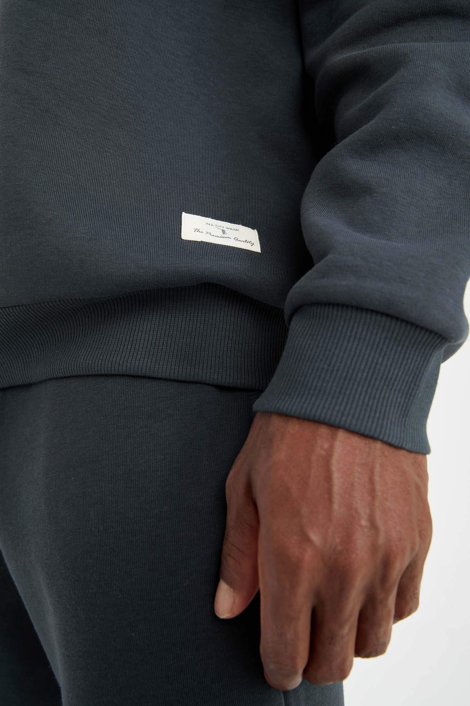 Oversize Fit Bisiklet Yaka Basic Pamuklu Sweatshirt