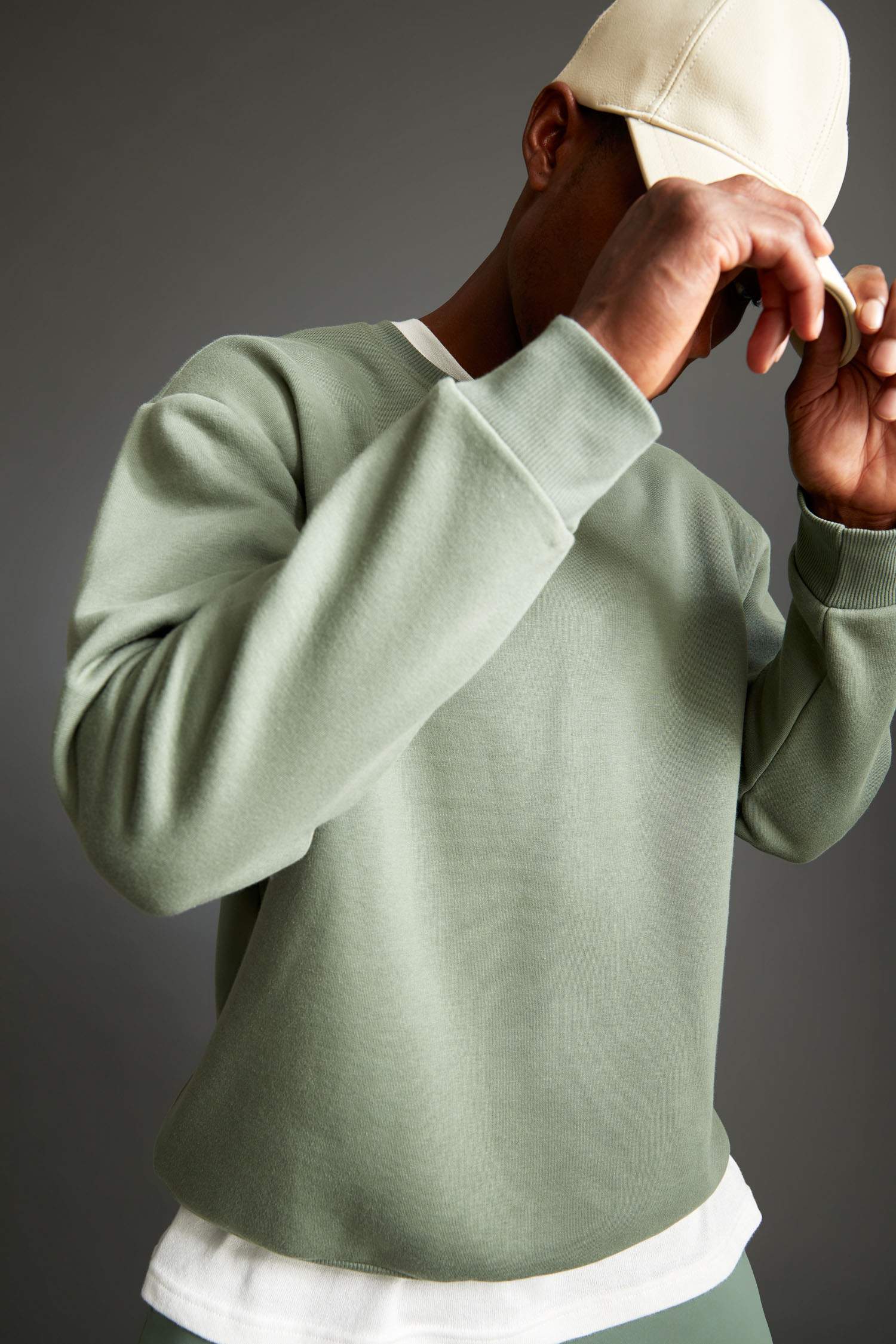 Oversize Fit Bisiklet Yaka Basic Pamuklu Sweatshirt