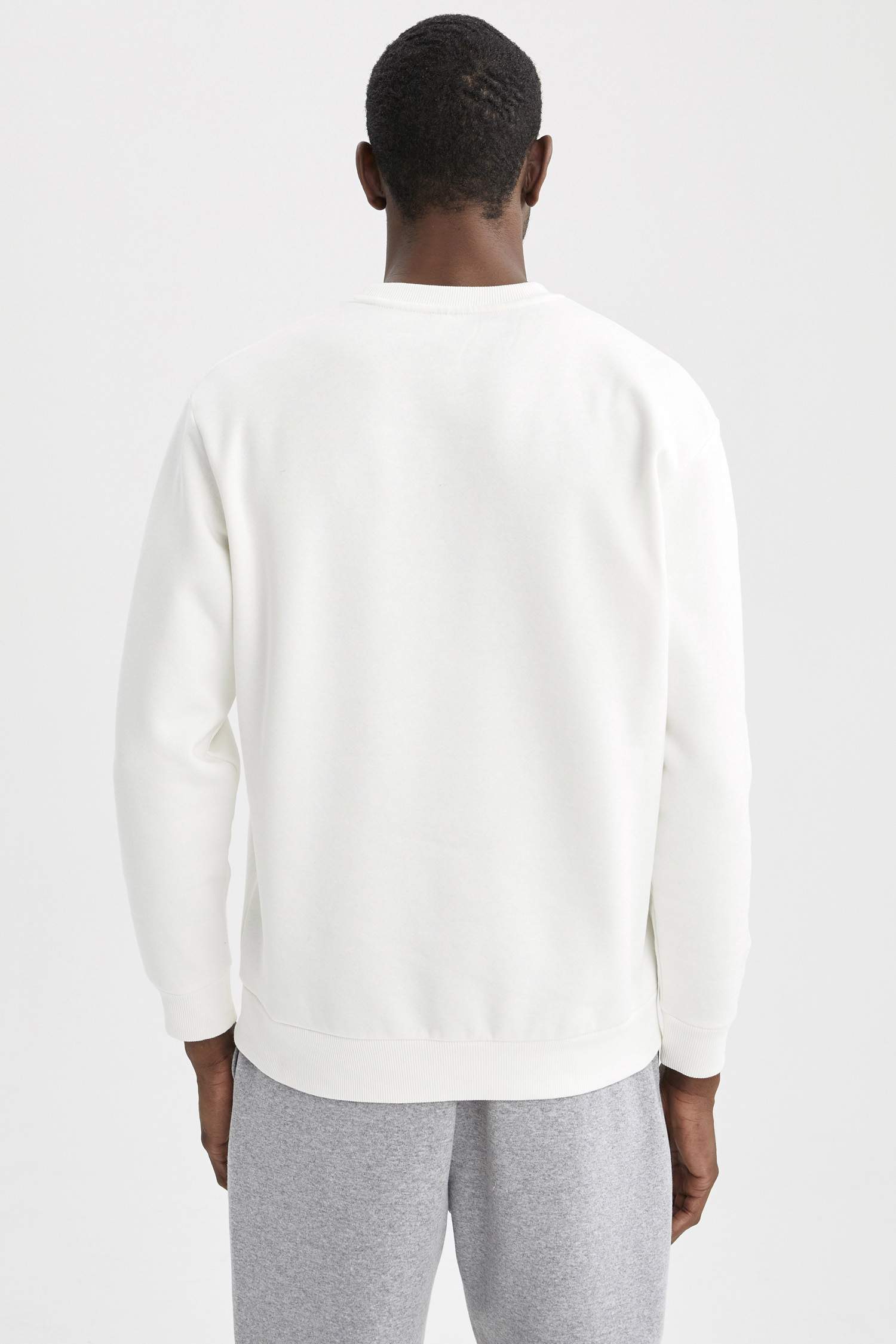 Oversize Fit Bisiklet Yaka Basic Pamuklu Sweatshirt