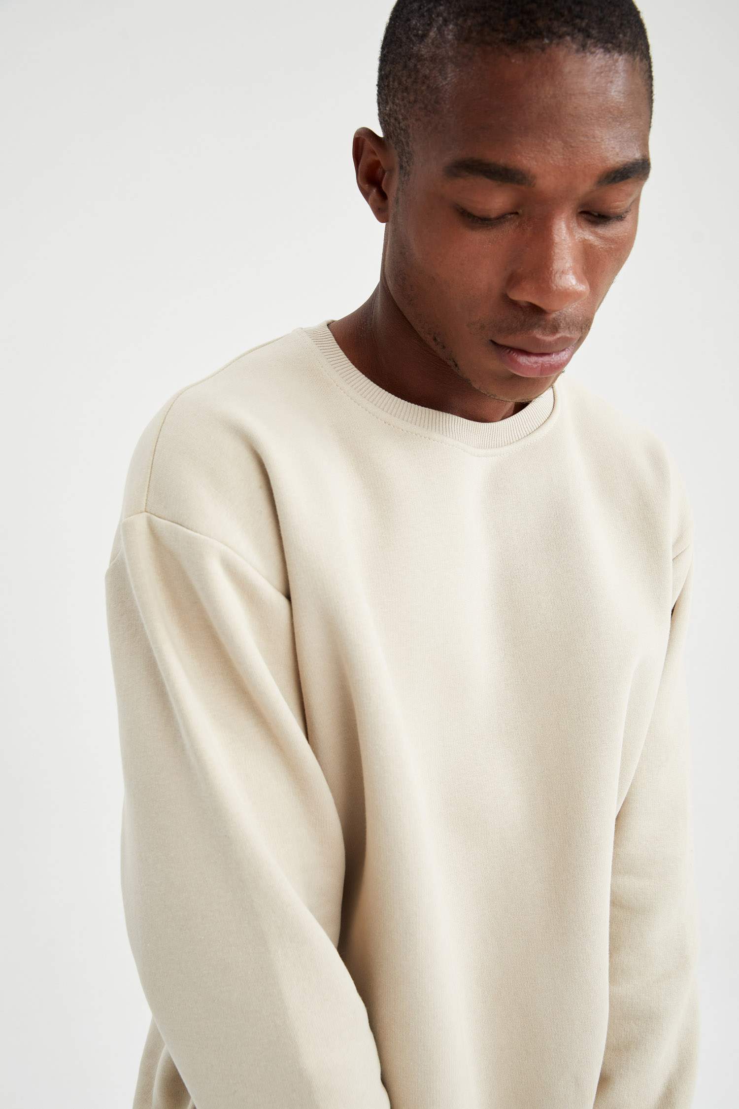 Oversize Fit Bisiklet Yaka Basic Pamuklu Sweatshirt