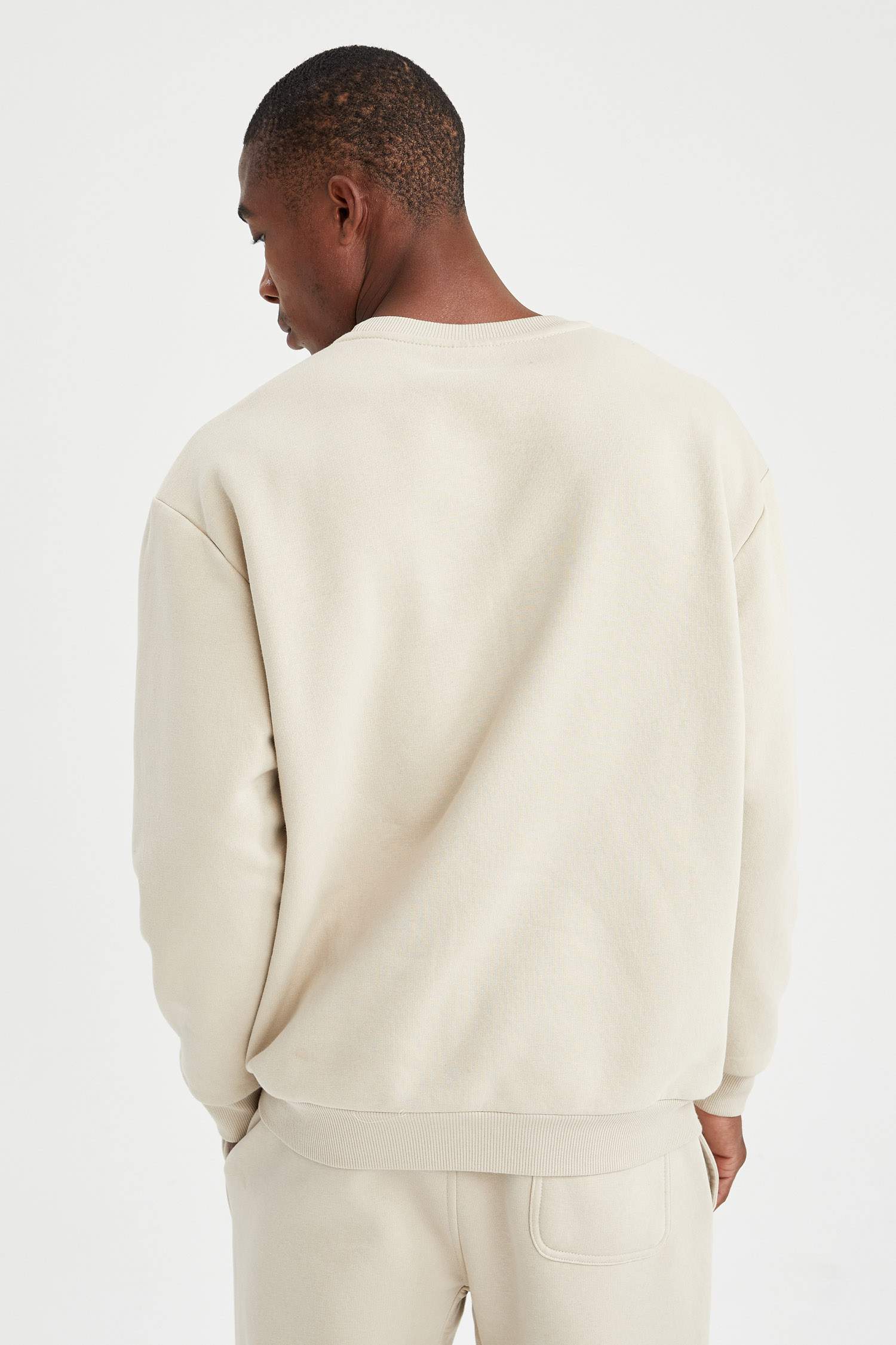 Oversize Fit Bisiklet Yaka Basic Pamuklu Sweatshirt