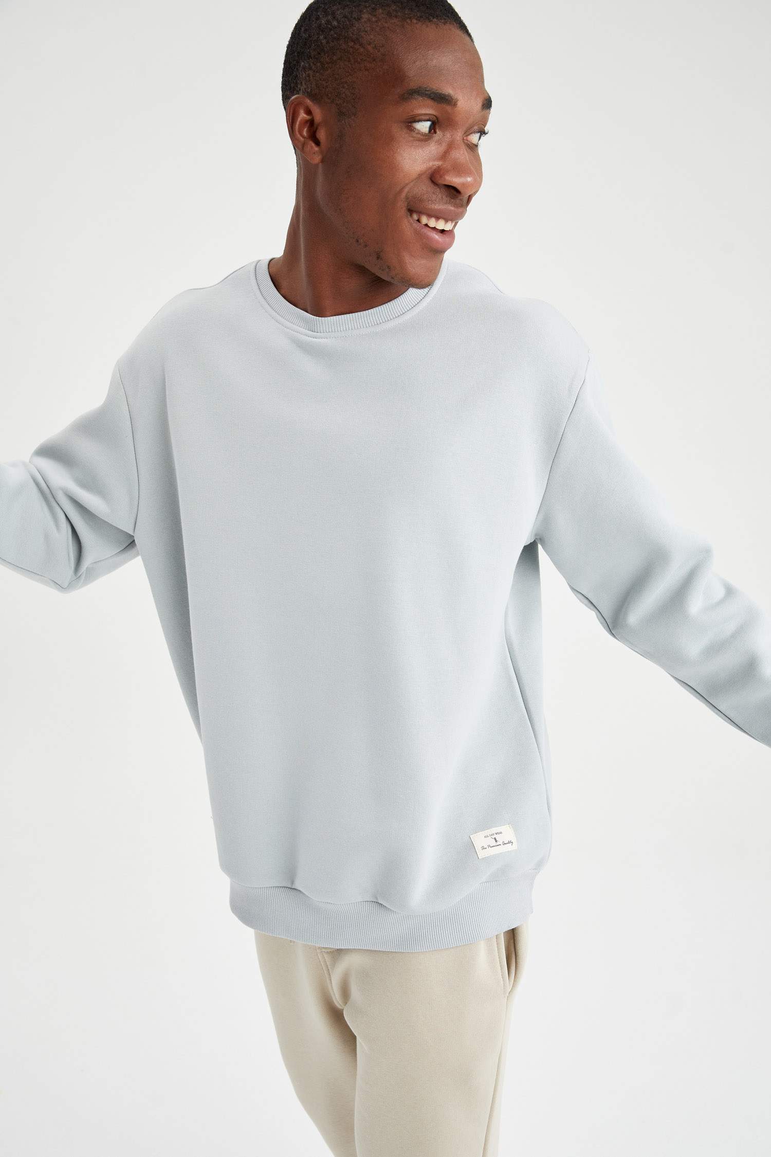 Oversize Fit Bisiklet Yaka Basic Pamuklu Sweatshirt