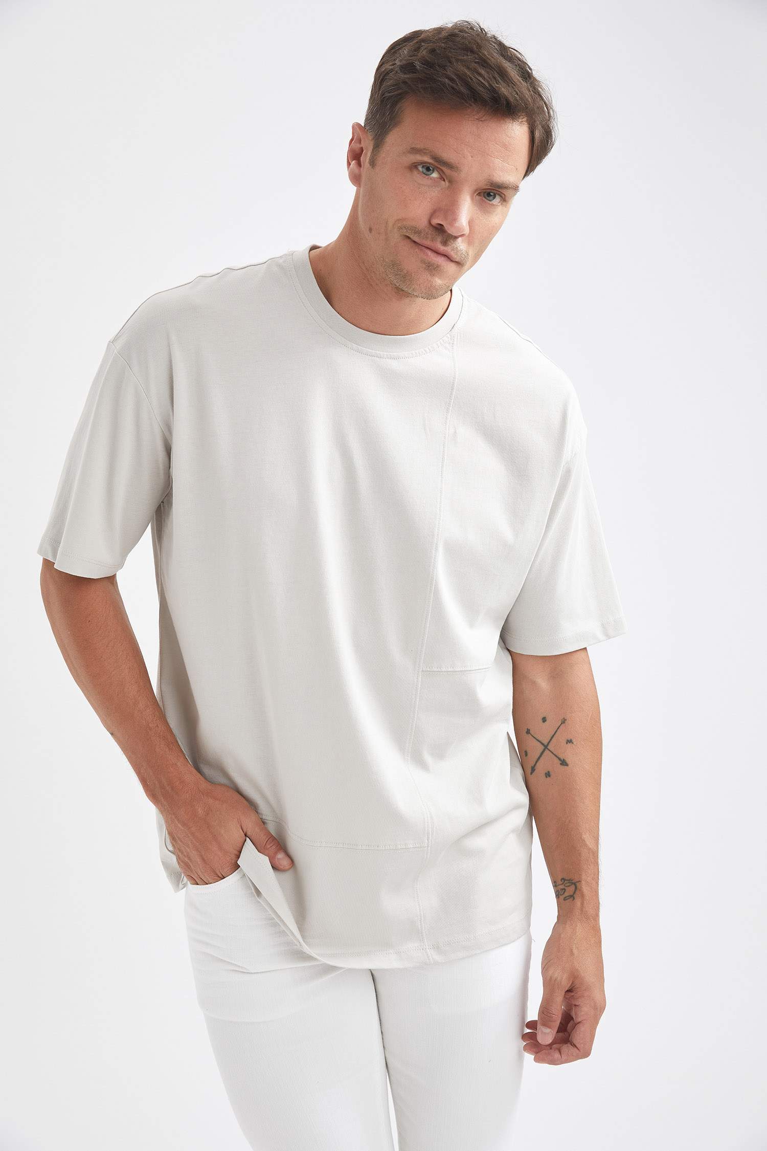 Oversize Fit Bisiklet Yaka Kısa Kollu Tişört