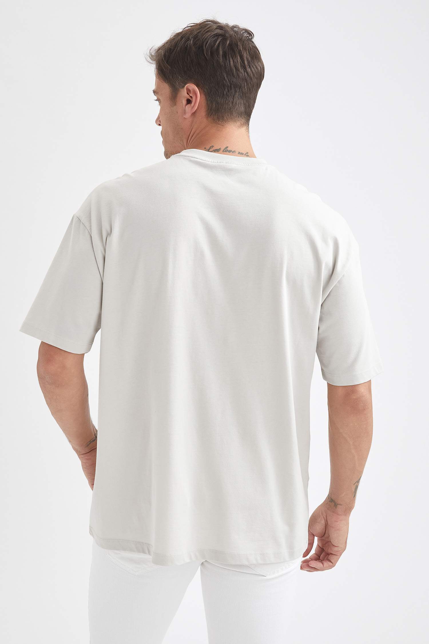 Oversize Fit Bisiklet Yaka Kısa Kollu Tişört