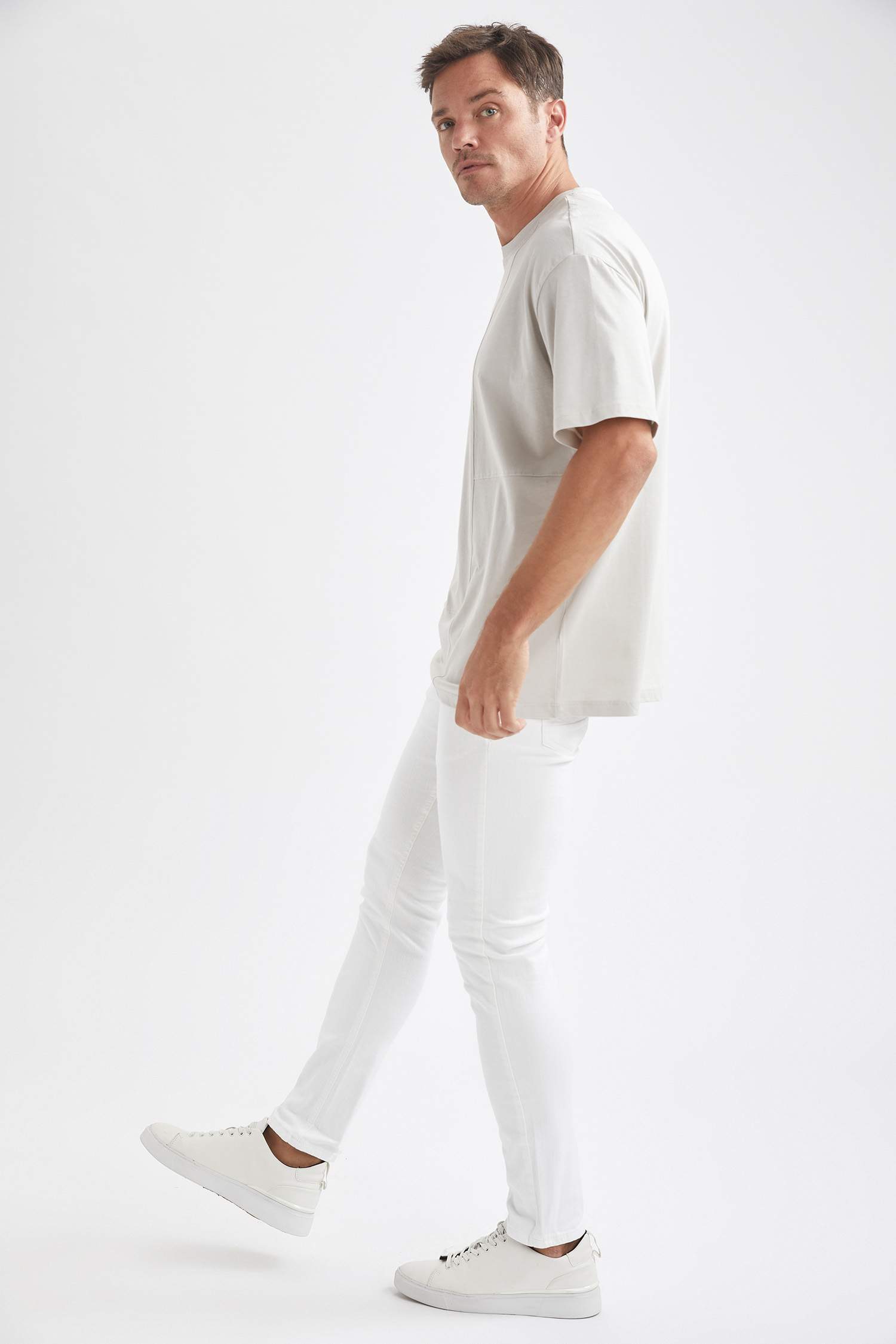 Oversize Fit Bisiklet Yaka Kısa Kollu Tişört