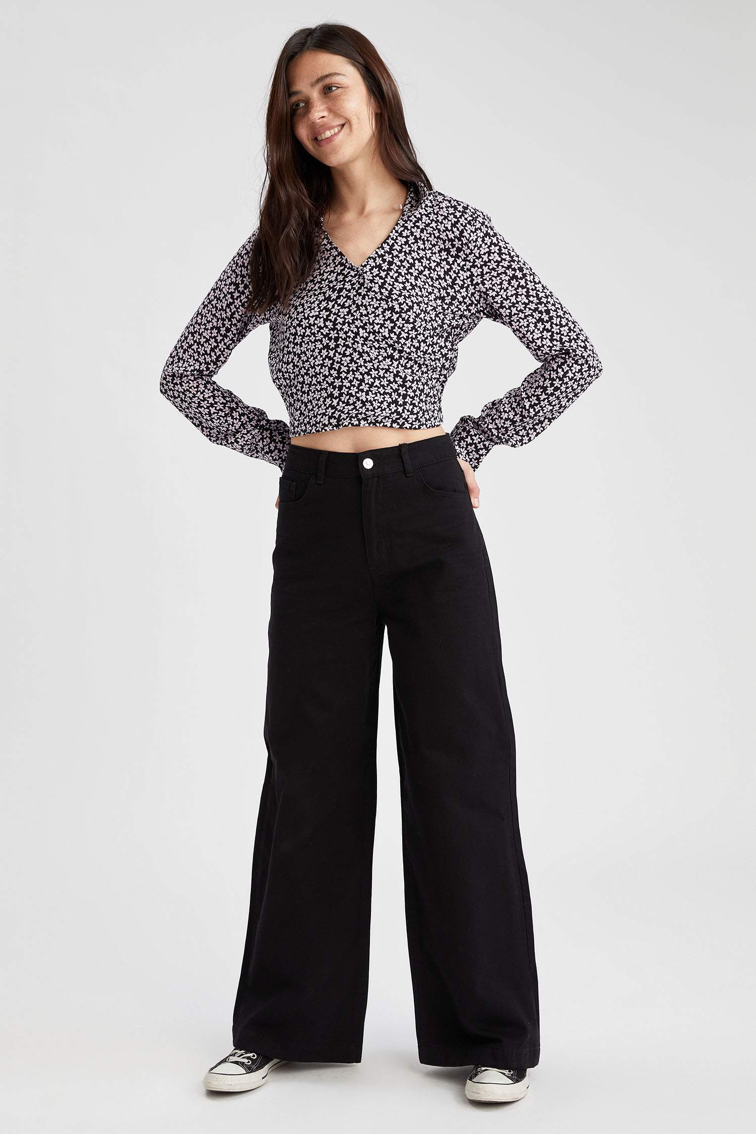 Çiçekli Kruvaze Yaka Uzun Kollu Crop Top