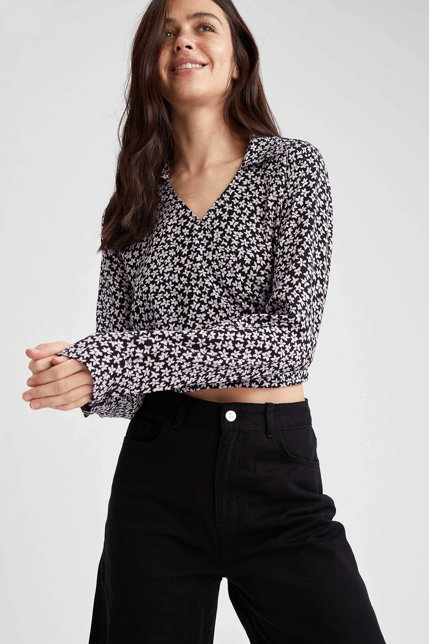 Çiçekli Kruvaze Yaka Uzun Kollu Crop Top