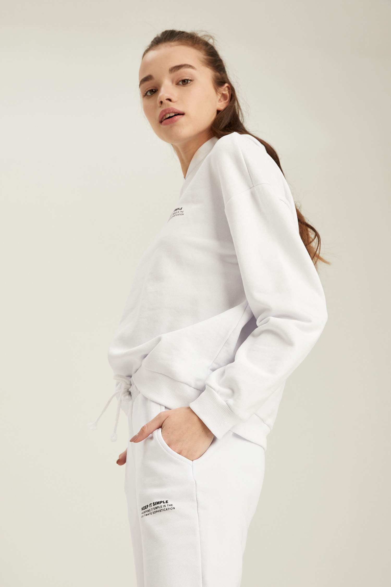 Organik Pamuklu Minimal Yazı Baskılı Relax Fit Sweatshirt