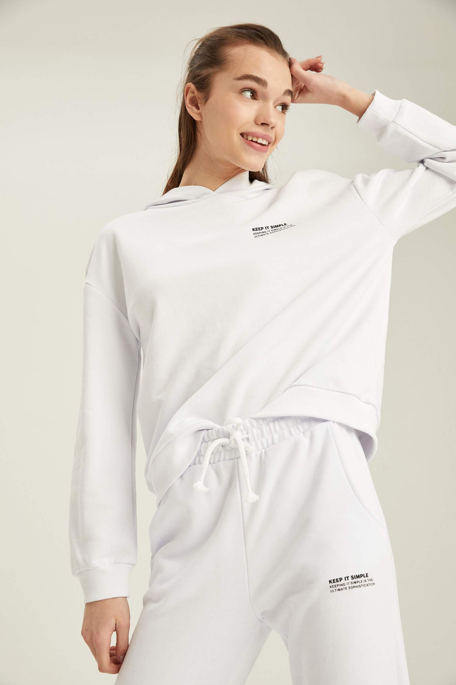Organik Pamuklu Minimal Yazı Baskılı Relax Fit Sweatshirt