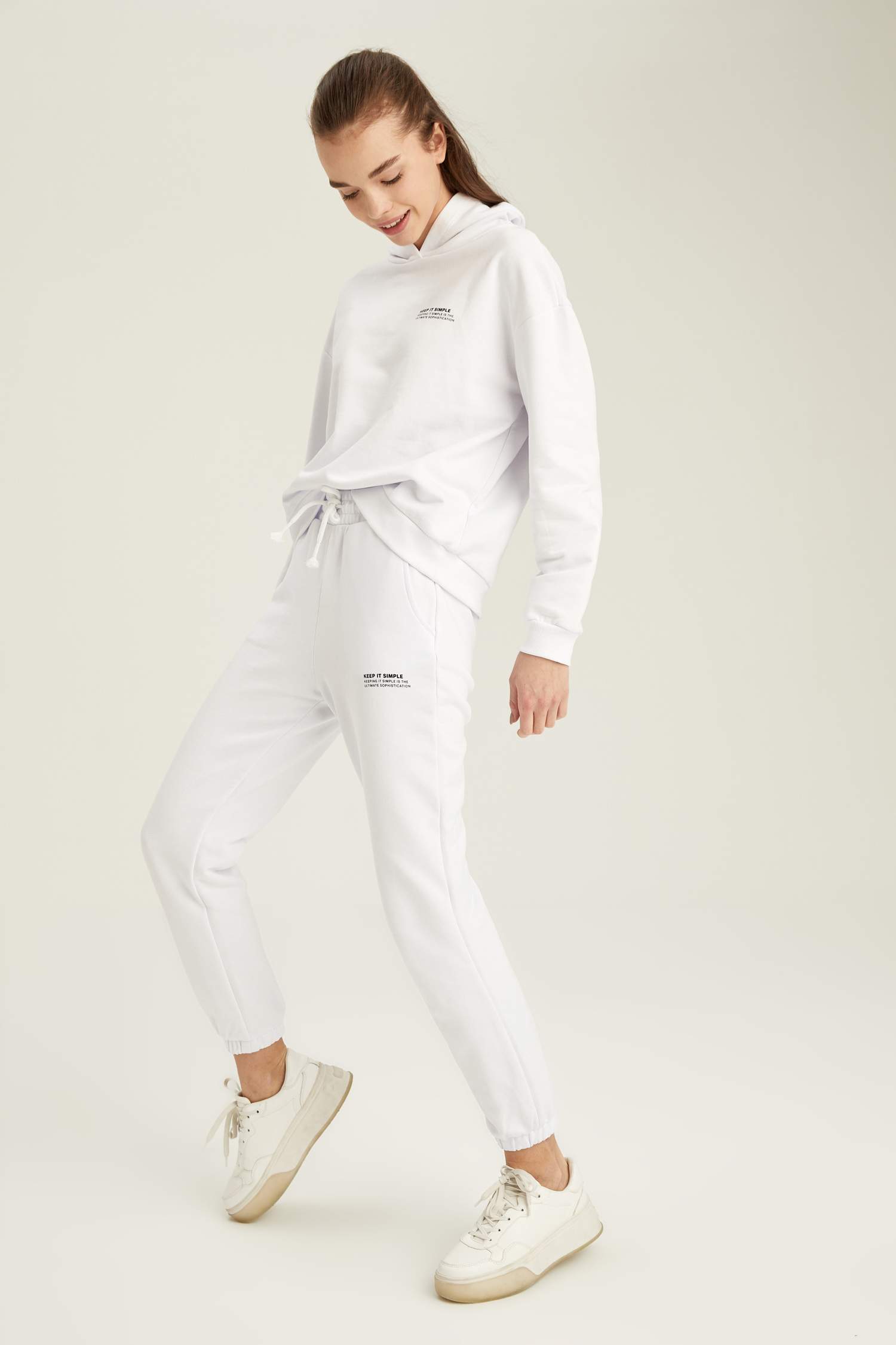 Organik Pamuklu Minimal Yazı Baskılı Relax Fit Sweatshirt