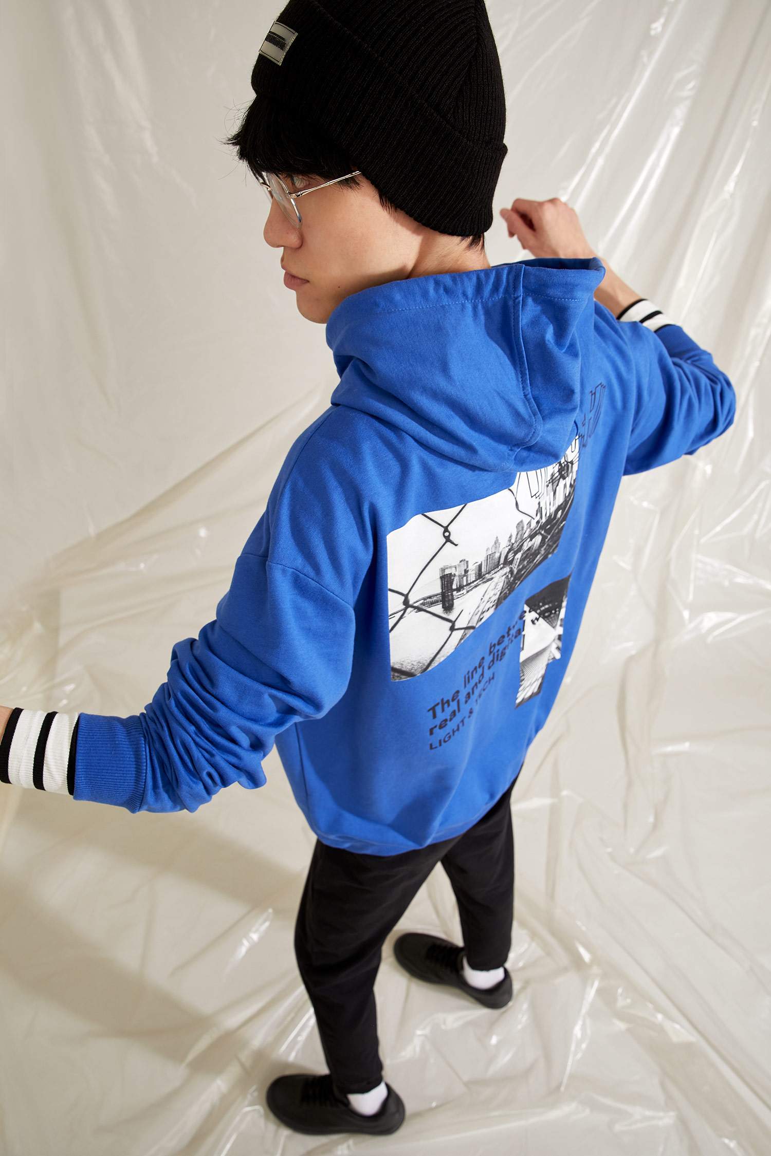 Oversize Fit Sırtı Baskılı Kapüşonlu Sweatshirt