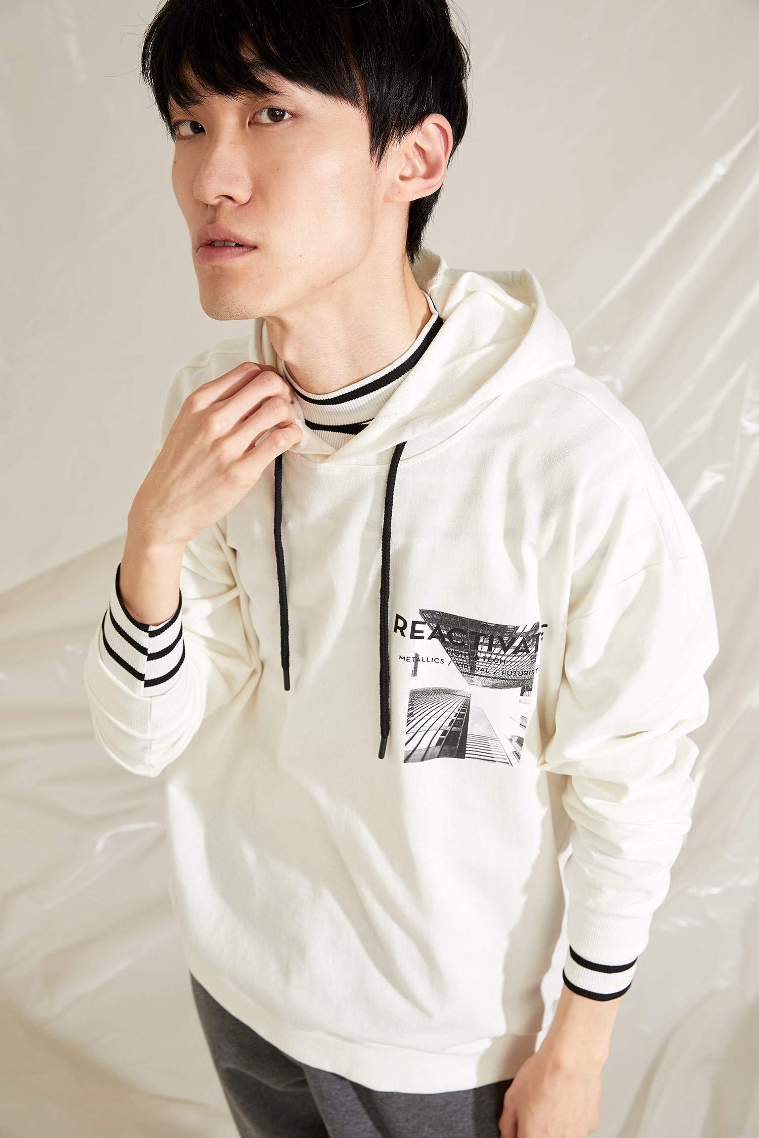 Oversize Fit Sırtı Baskılı Kapüşonlu Sweatshirt