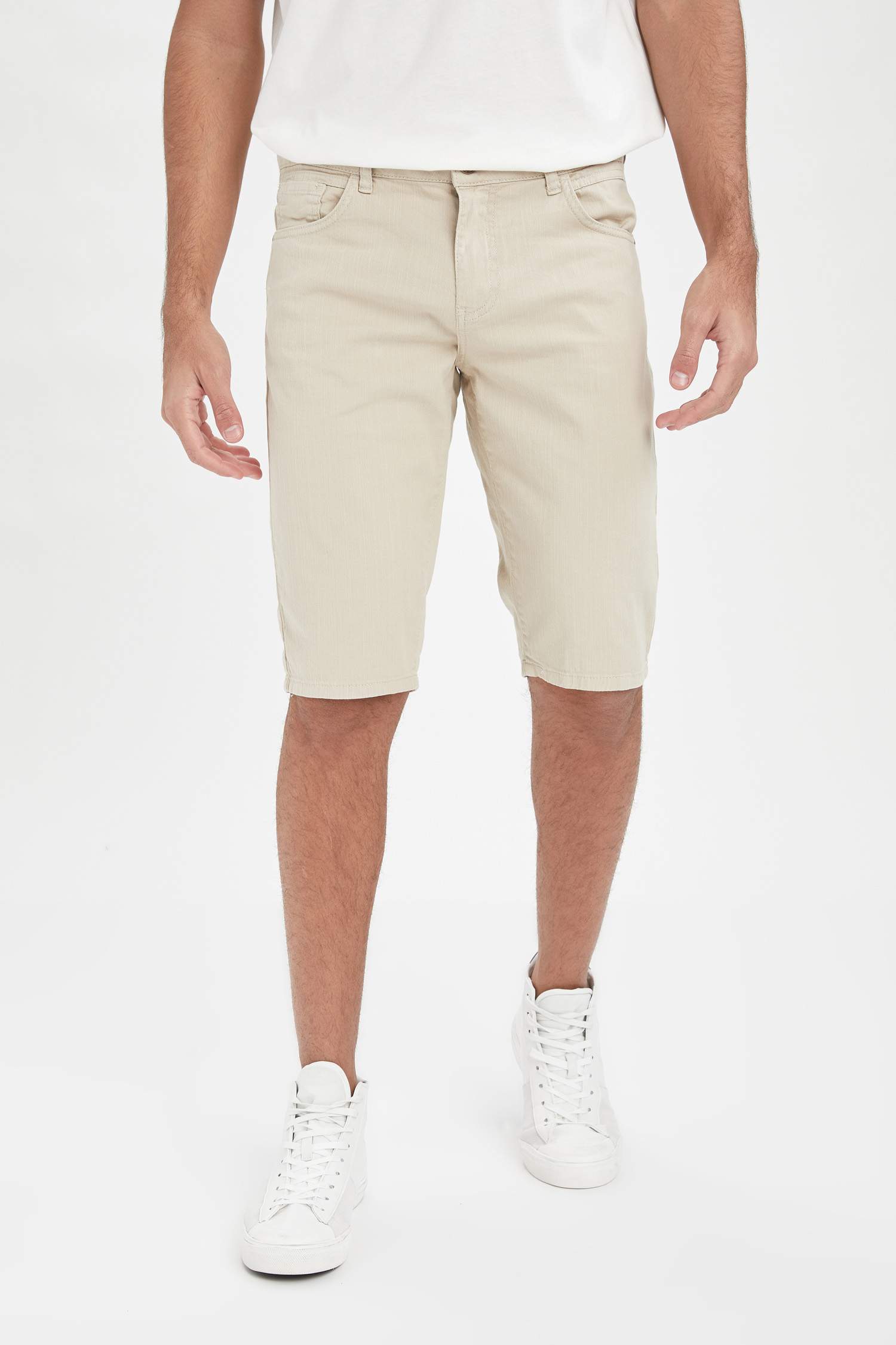 Regular Fit Beli Bağcıklı Bermuda Şort