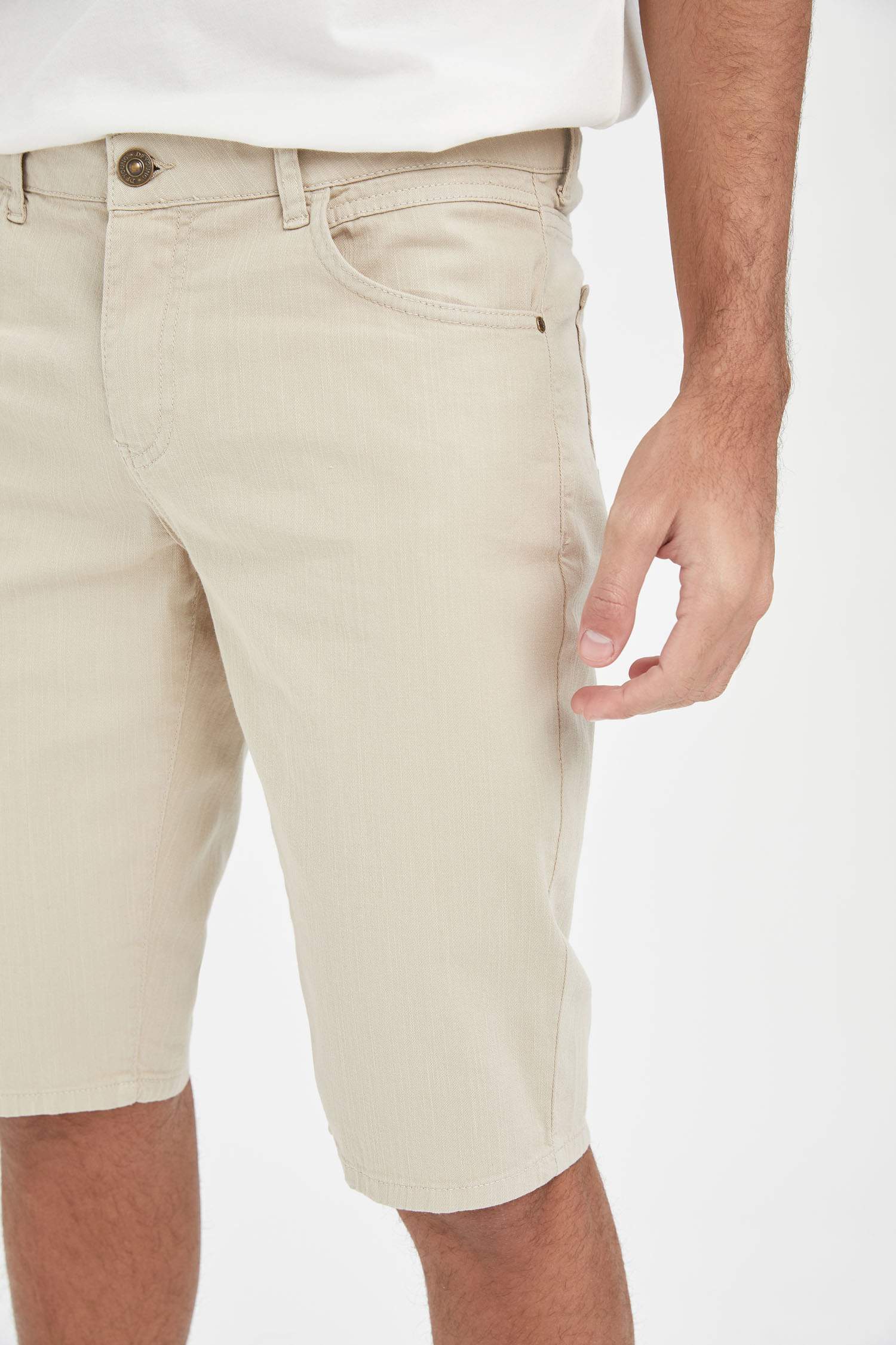 Regular Fit Beli Bağcıklı Bermuda Şort