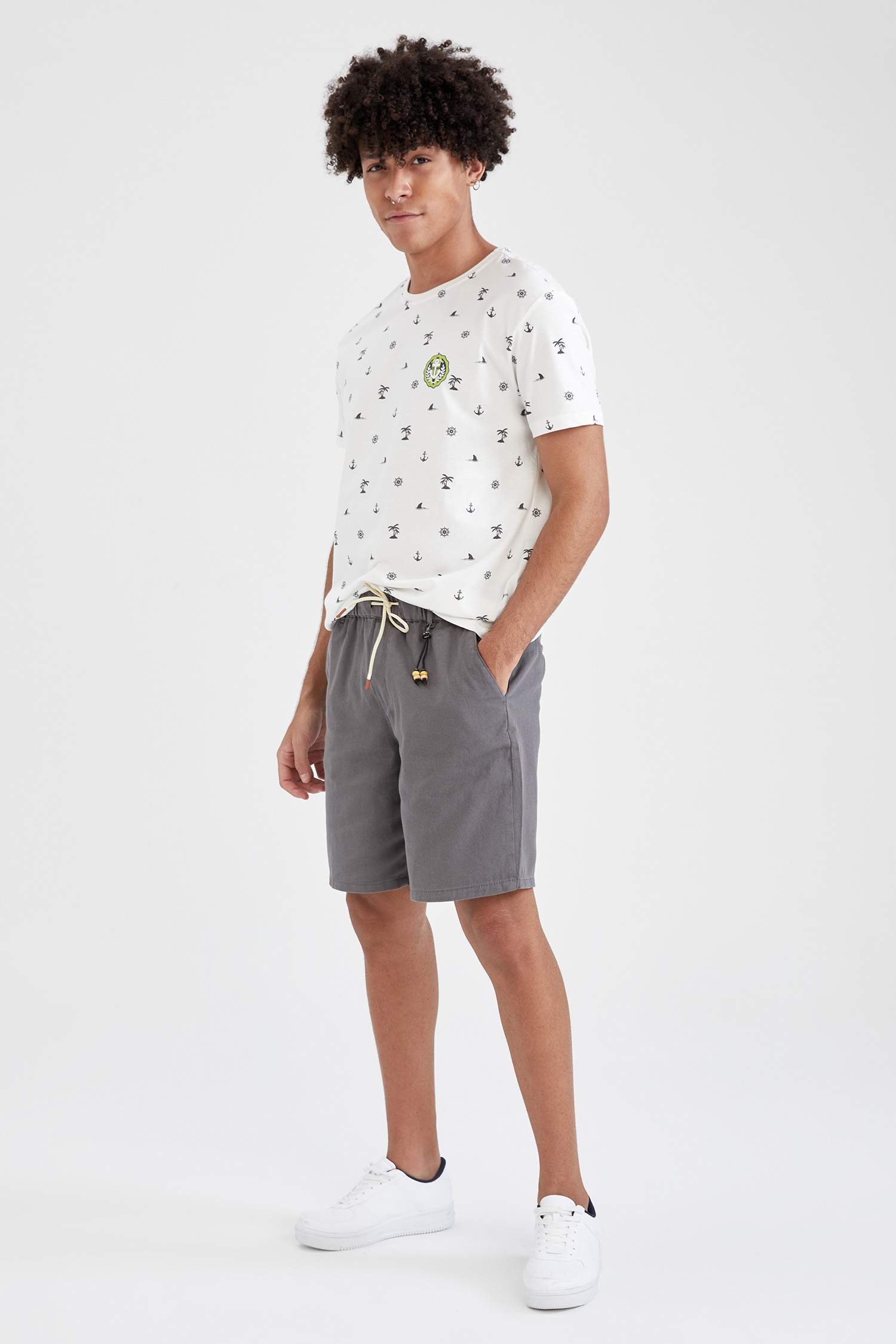 Regular Fit Beli Bağcıklı Bermuda Şort