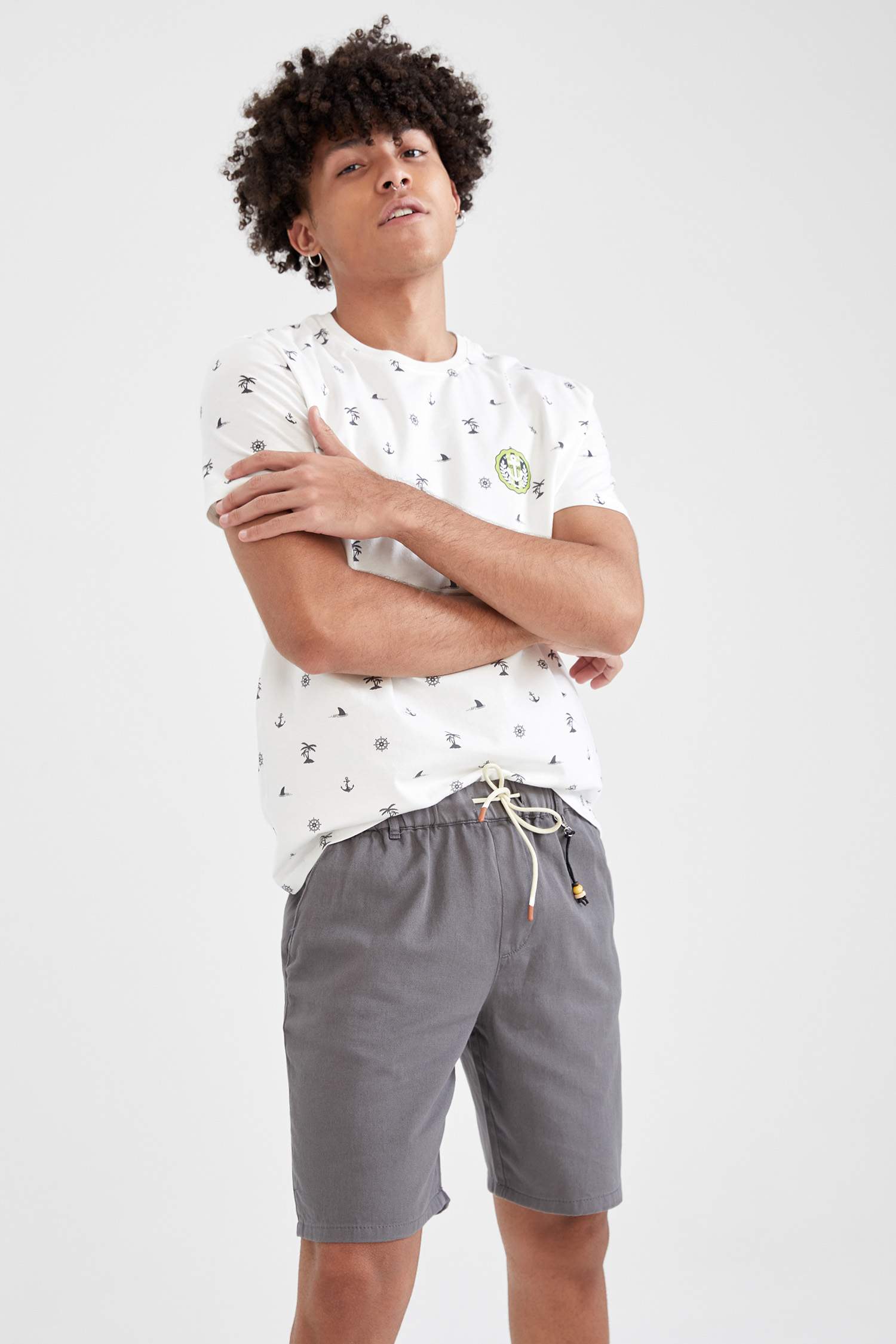 Regular Fit Beli Bağcıklı Bermuda Şort