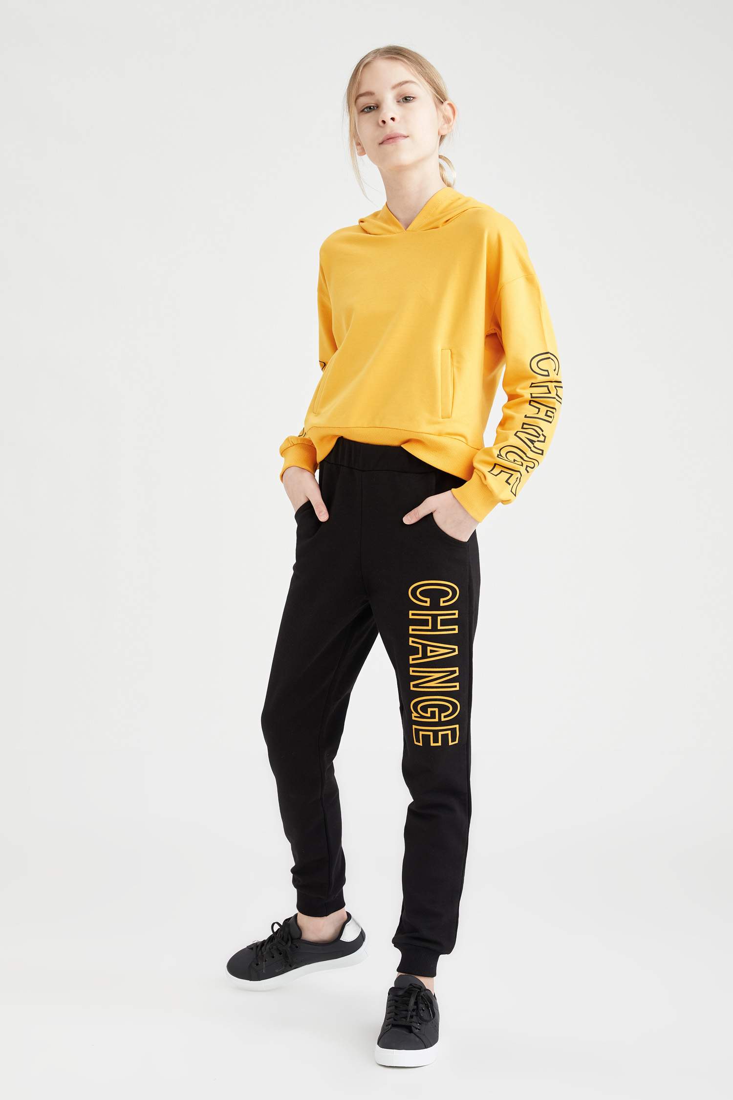 Kız Çocuk Baskılı Sweatshirt ve Jogger Eşofman Takım