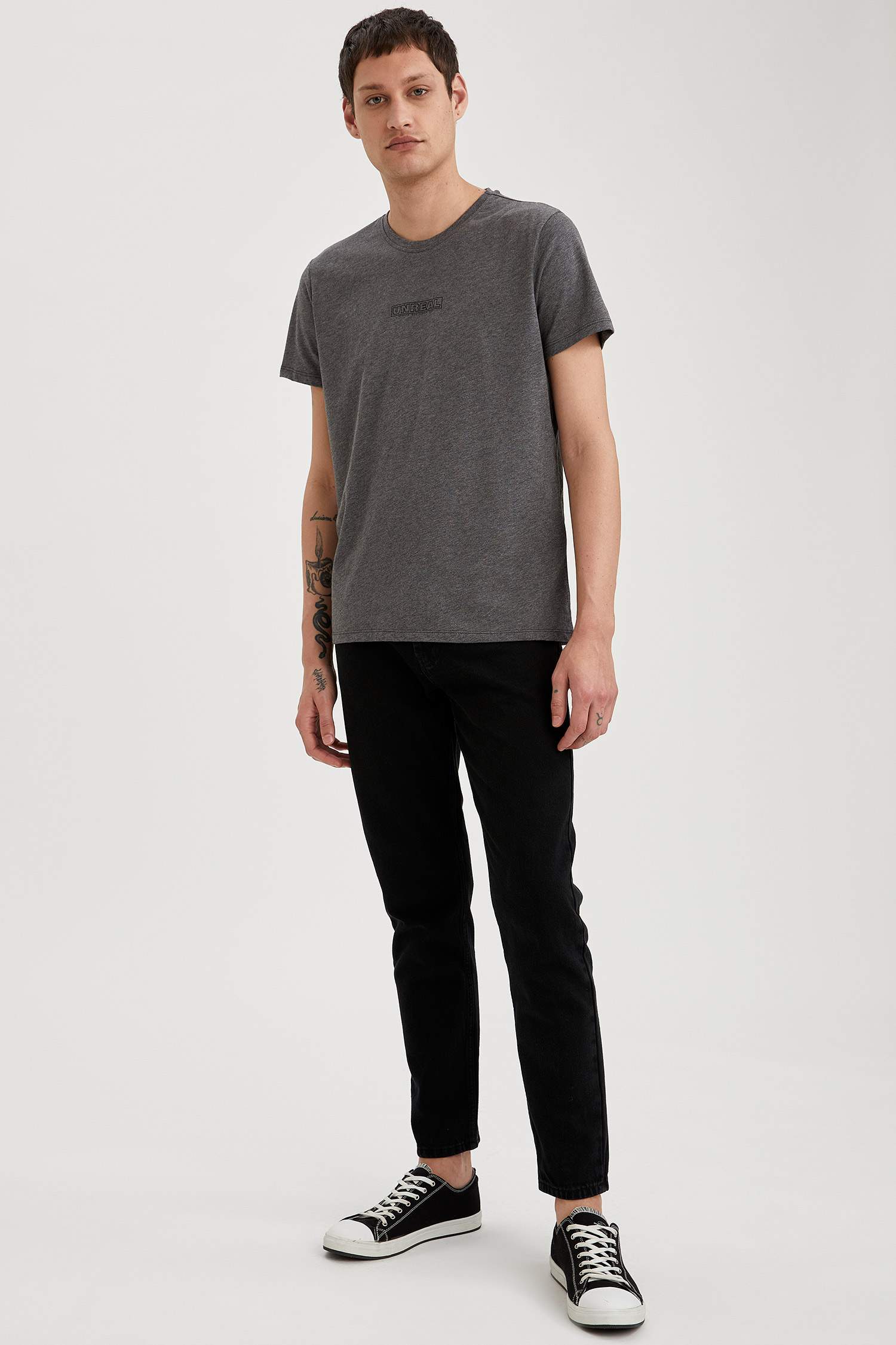 Unreal Baskılı Slim Fit Bisiklet Yaka Tişört