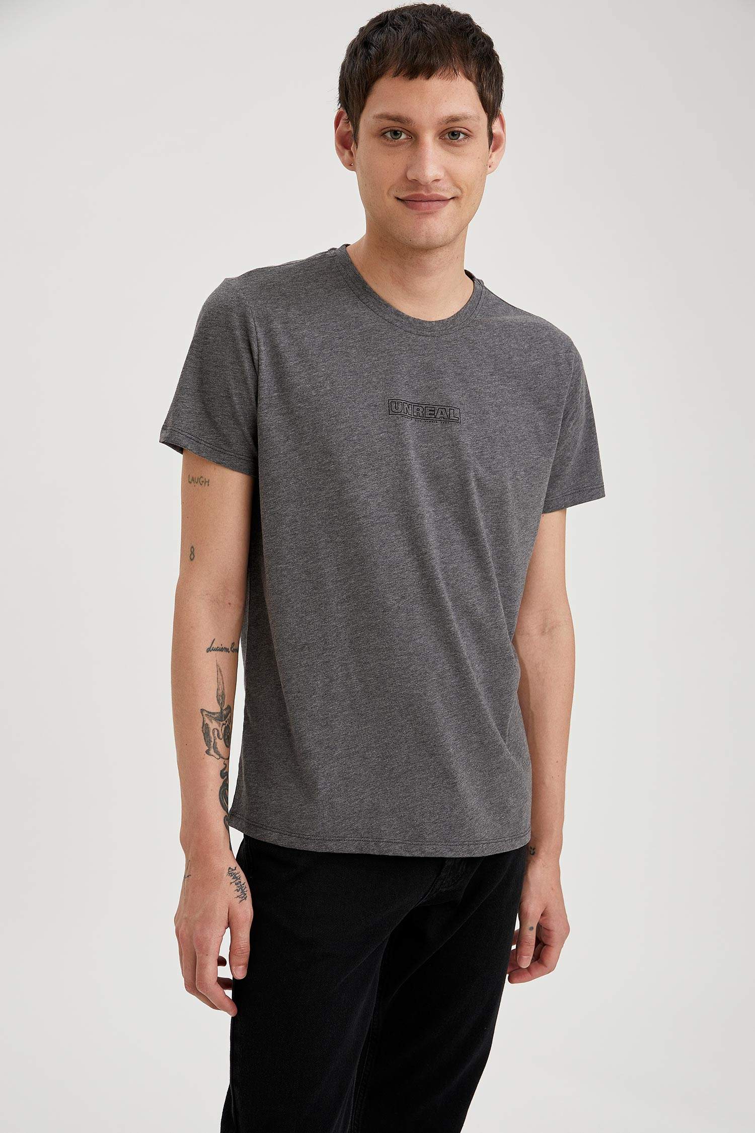 Unreal Baskılı Slim Fit Bisiklet Yaka Tişört