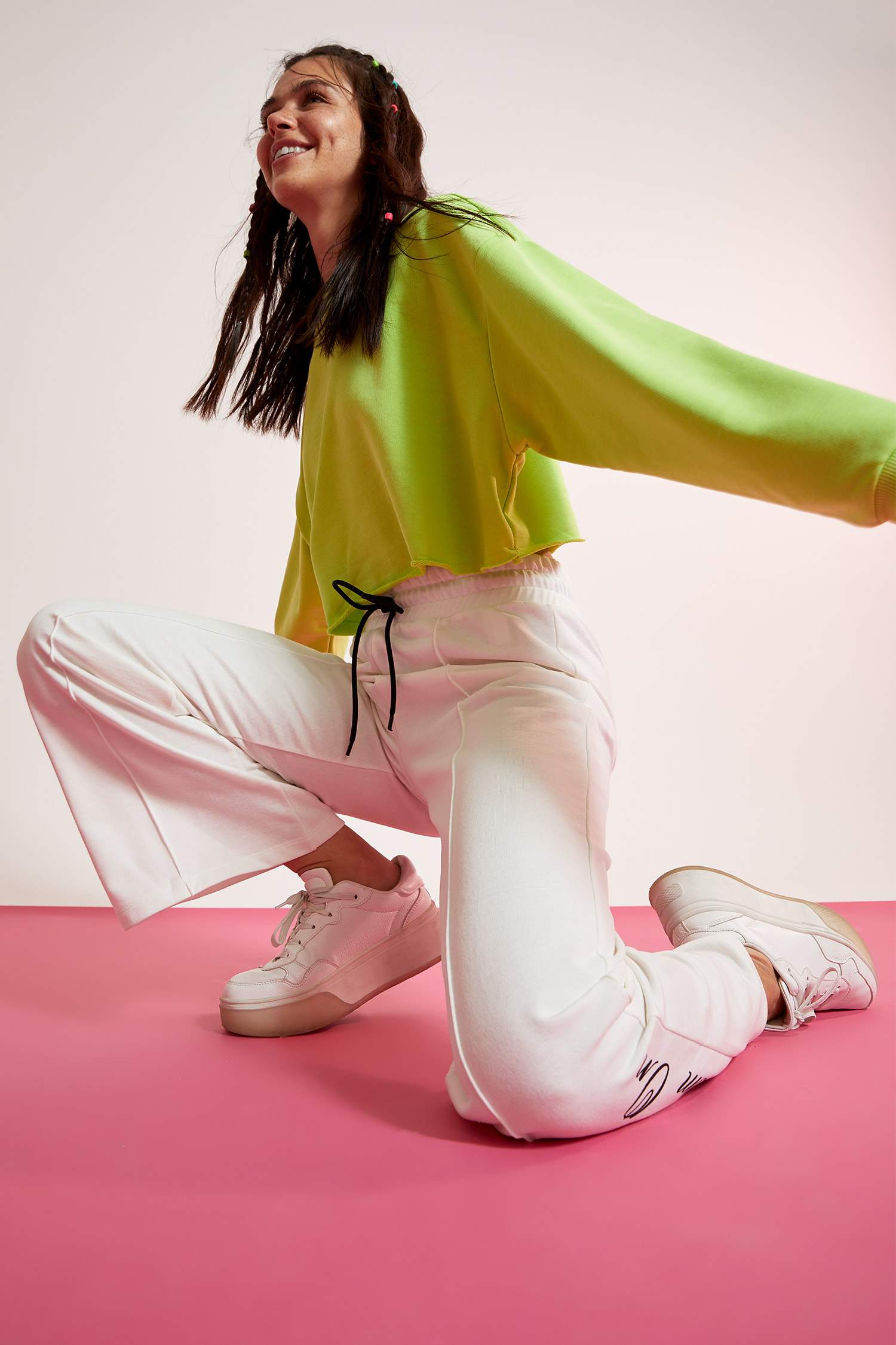 Oversize Fit Kesik Detaylı Crop Sweatshirt