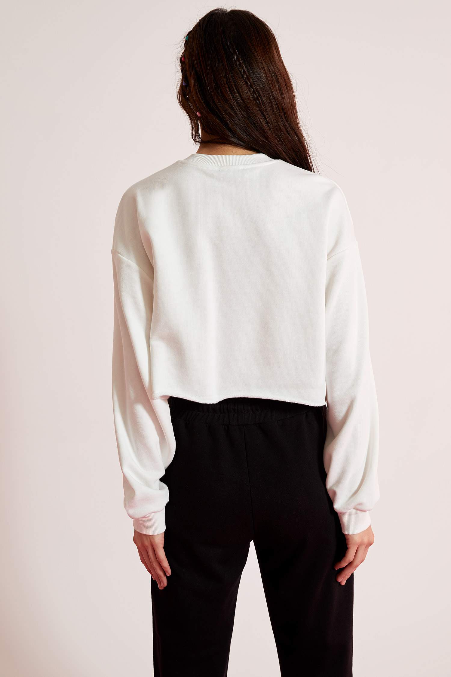 Oversize Fit Kesik Detaylı Crop Sweatshirt