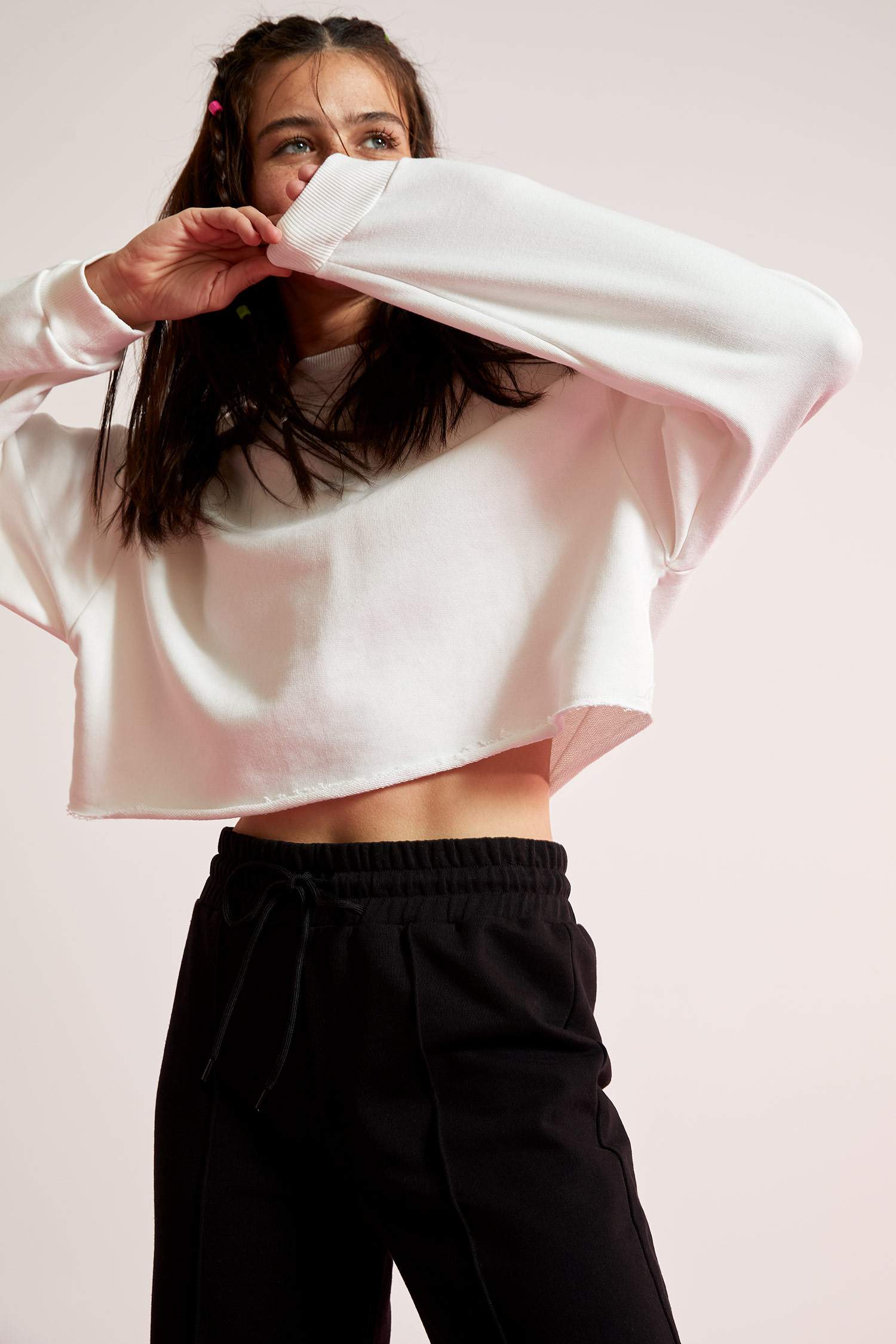 Oversize Fit Kesik Detaylı Crop Sweatshirt