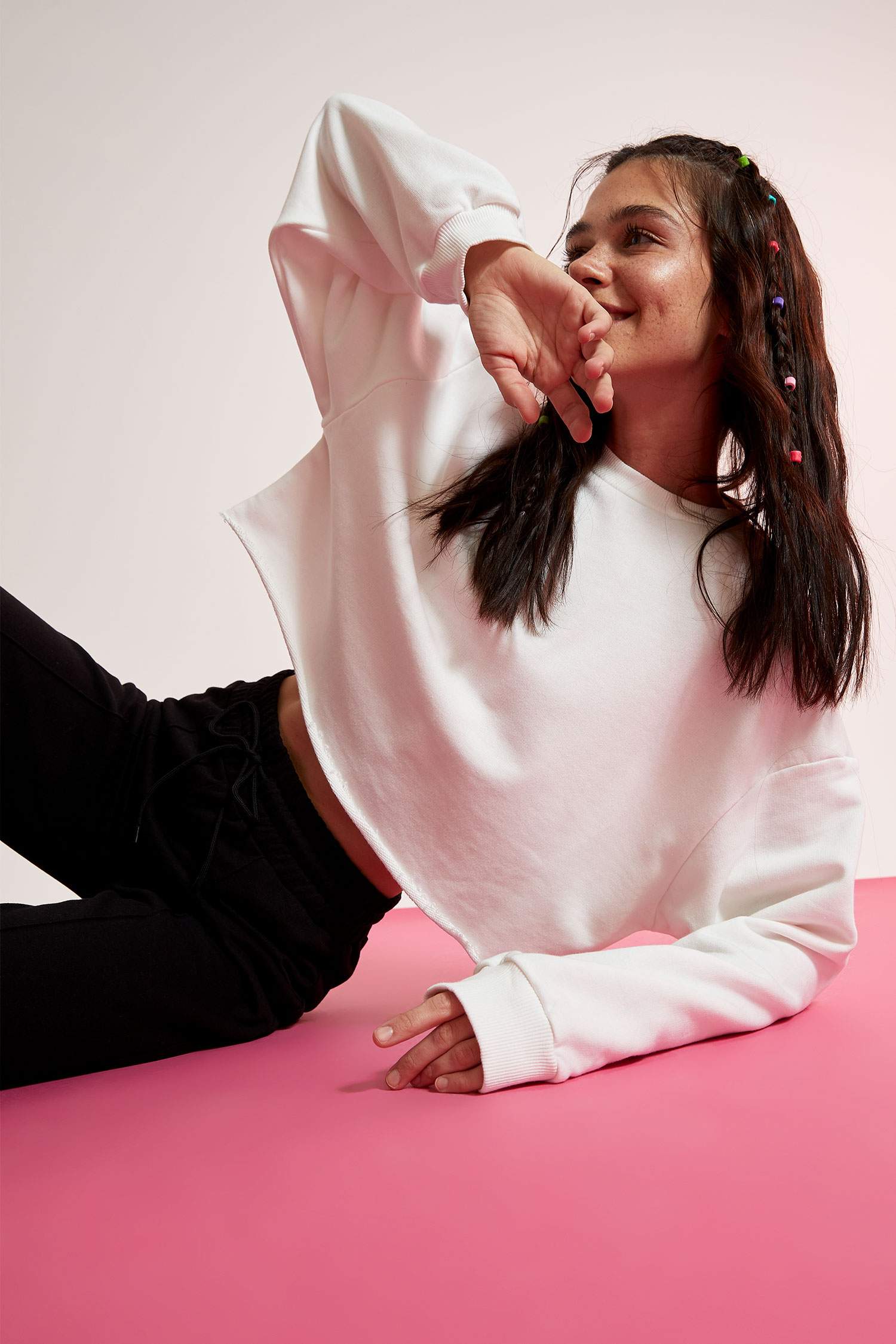 Oversize Fit Kesik Detaylı Crop Sweatshirt