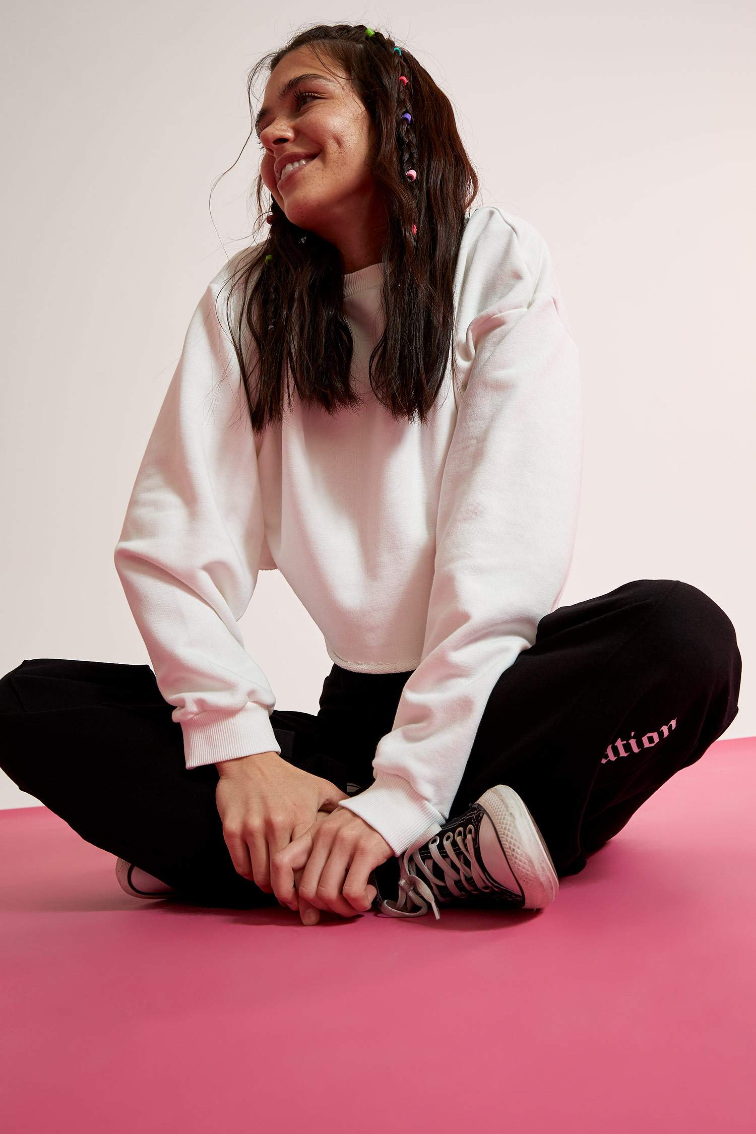 Oversize Fit Kesik Detaylı Crop Sweatshirt