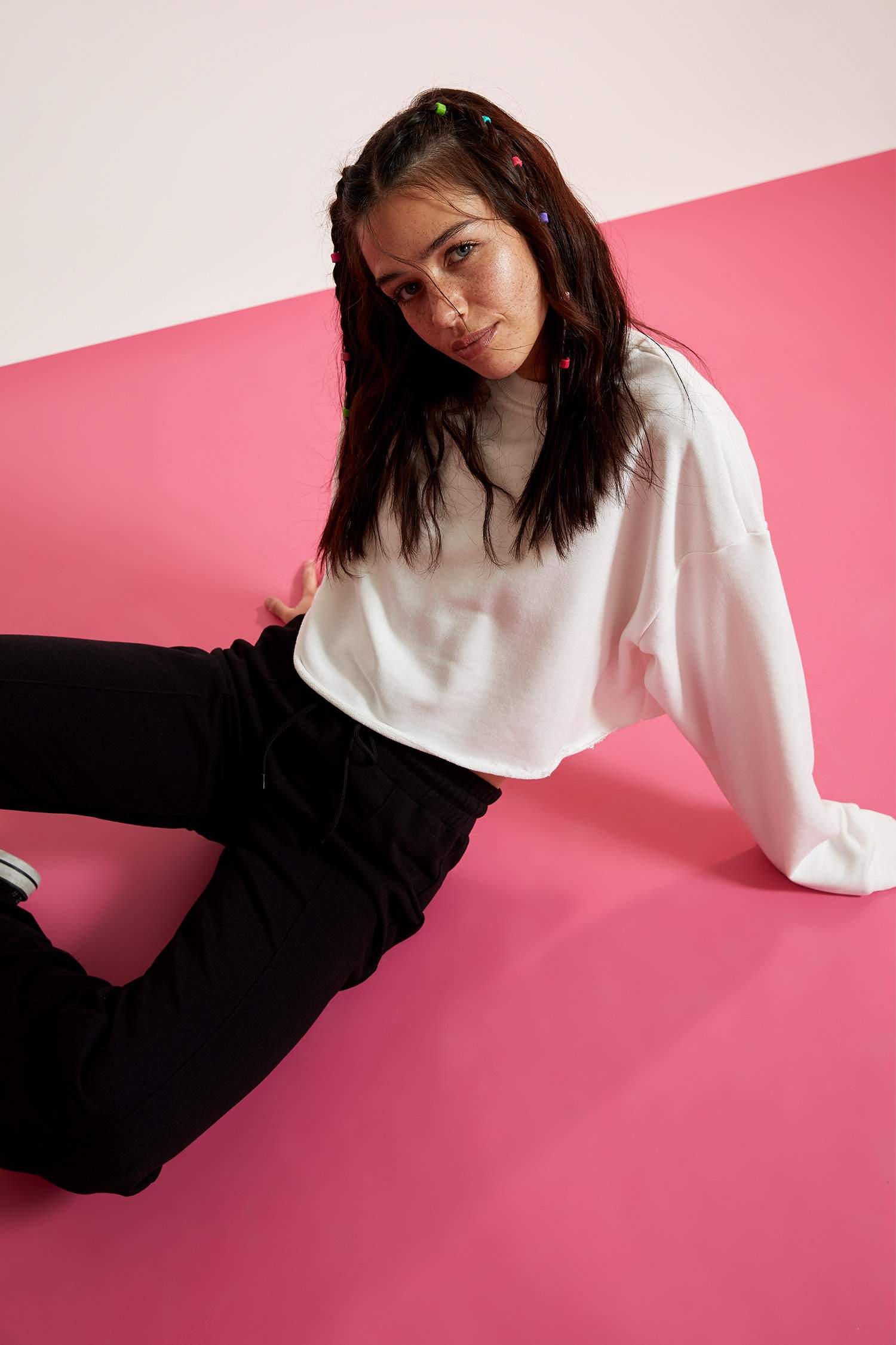 Oversize Fit Kesik Detaylı Crop Sweatshirt
