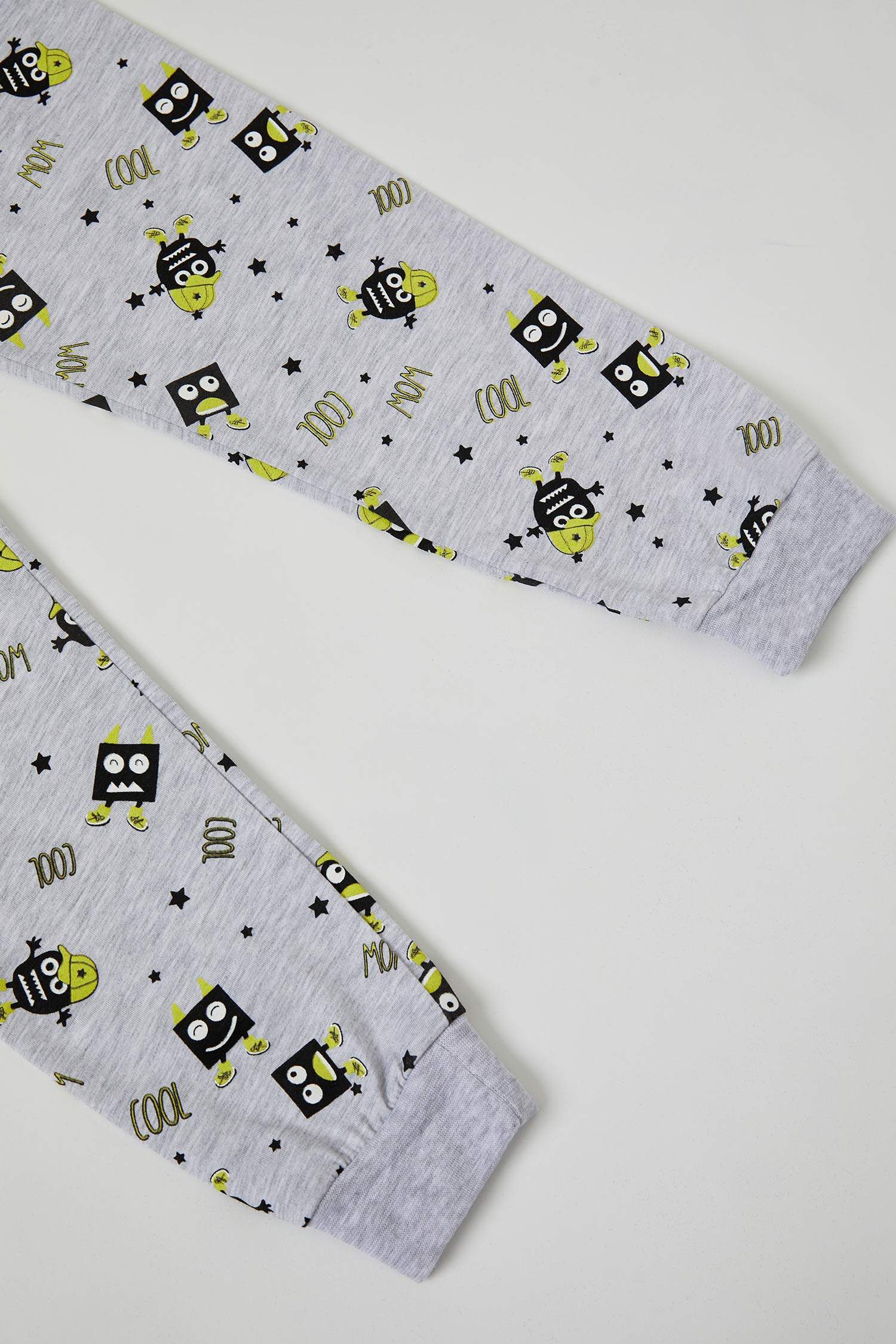 Erkek Çocuk Sevimli Canavar Baskılı Pijama Takımı