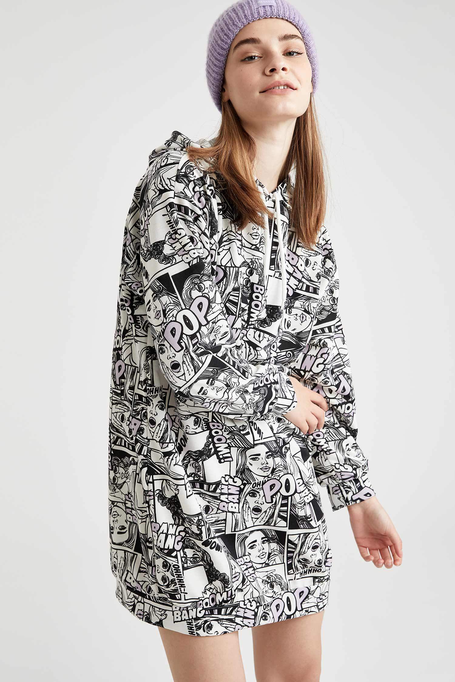 Defacto Pop Art Baskılı Kapüşonlu Oversize Sweat Elbise. 3 Defacto Pop Art Baskılı Kapüşonlu Oversize Sweat Elbise. 3