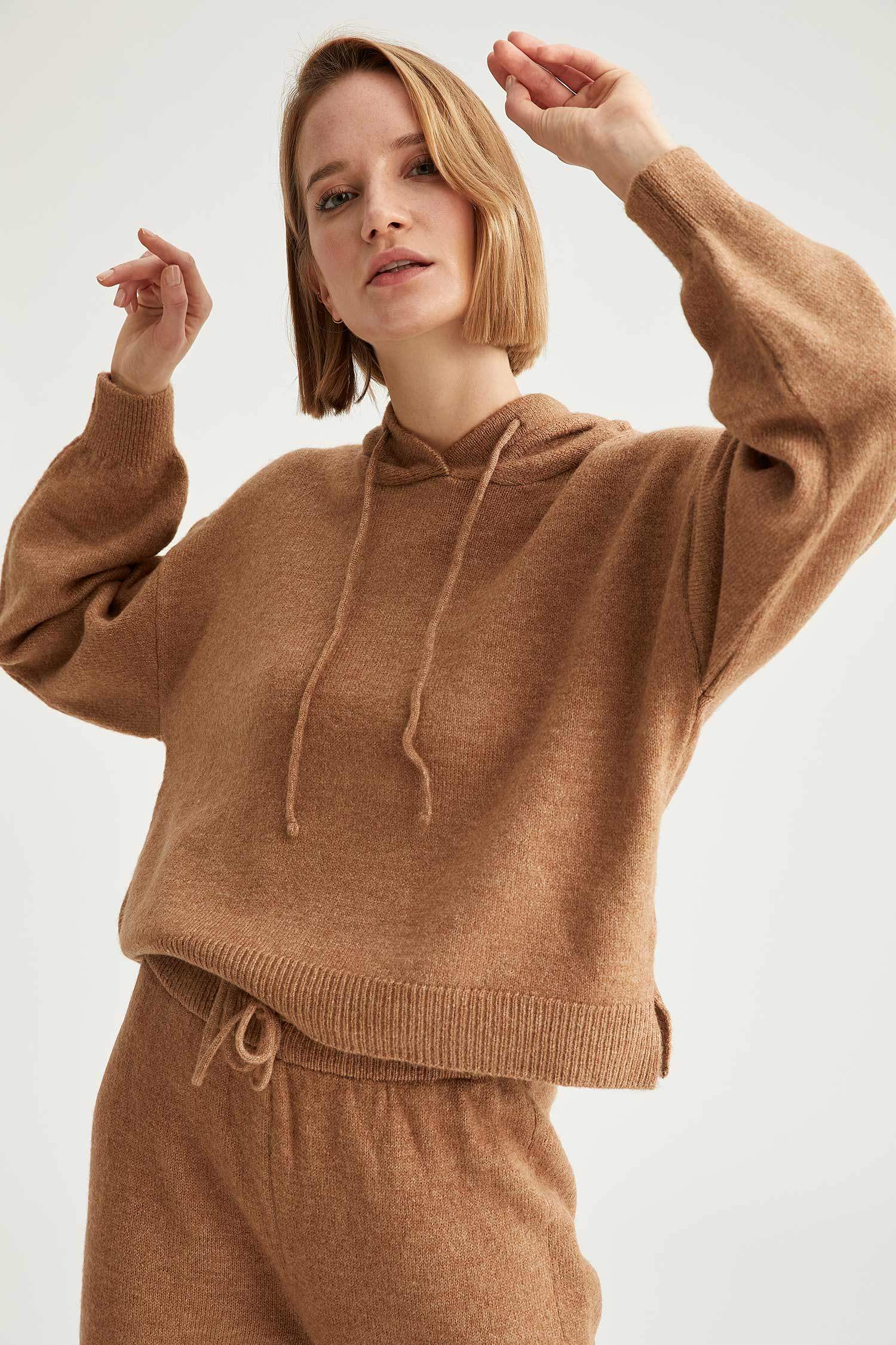 Kapüşonlu Relax Fit Crop Triko Sweatshirt