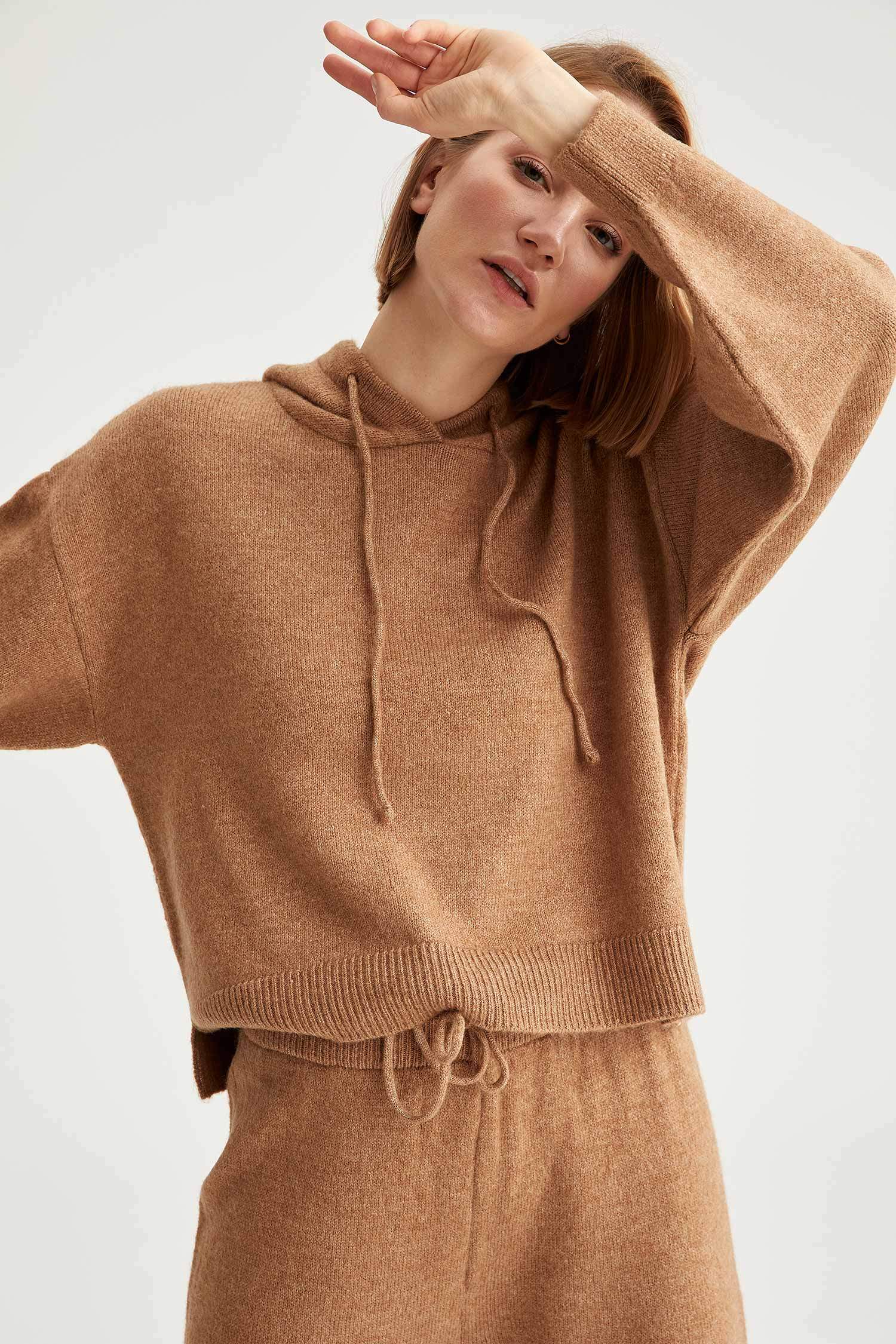 Kapüşonlu Relax Fit Crop Triko Sweatshirt