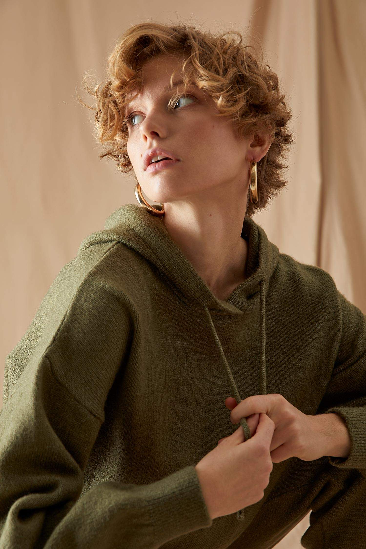 Kapüşonlu Relax Fit Crop Triko Sweatshirt