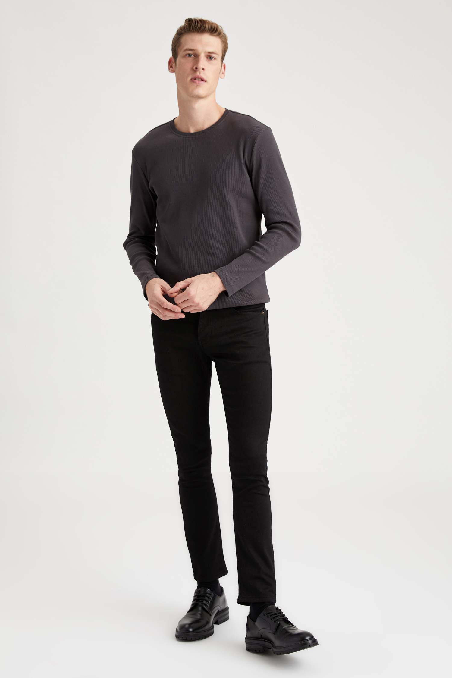 Bisiklet Yaka Slim Fit Uzun Kollu Basic Tişört