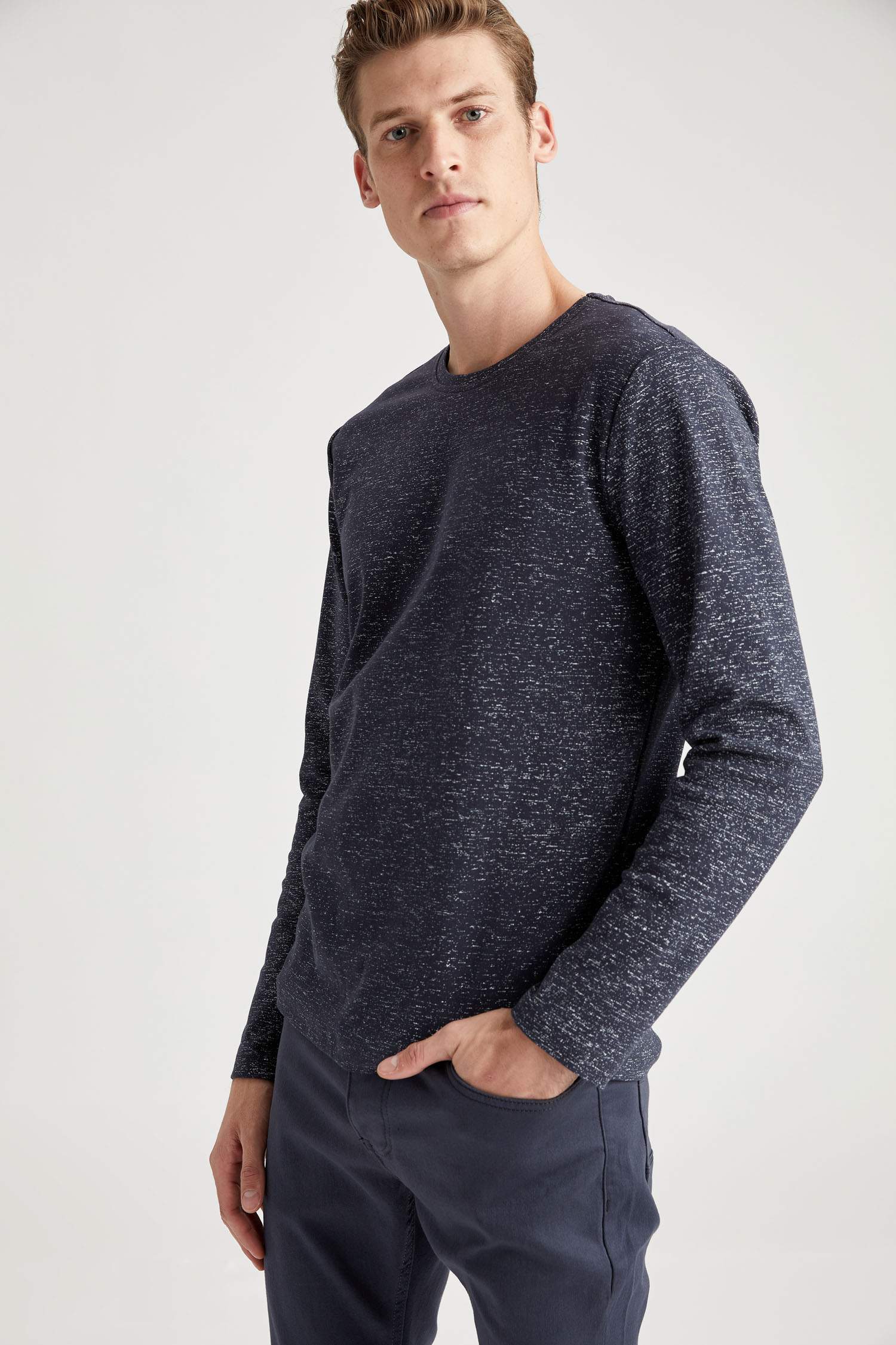 Bisiklet Yaka Slim Fit Uzun Kollu Basic Tişört